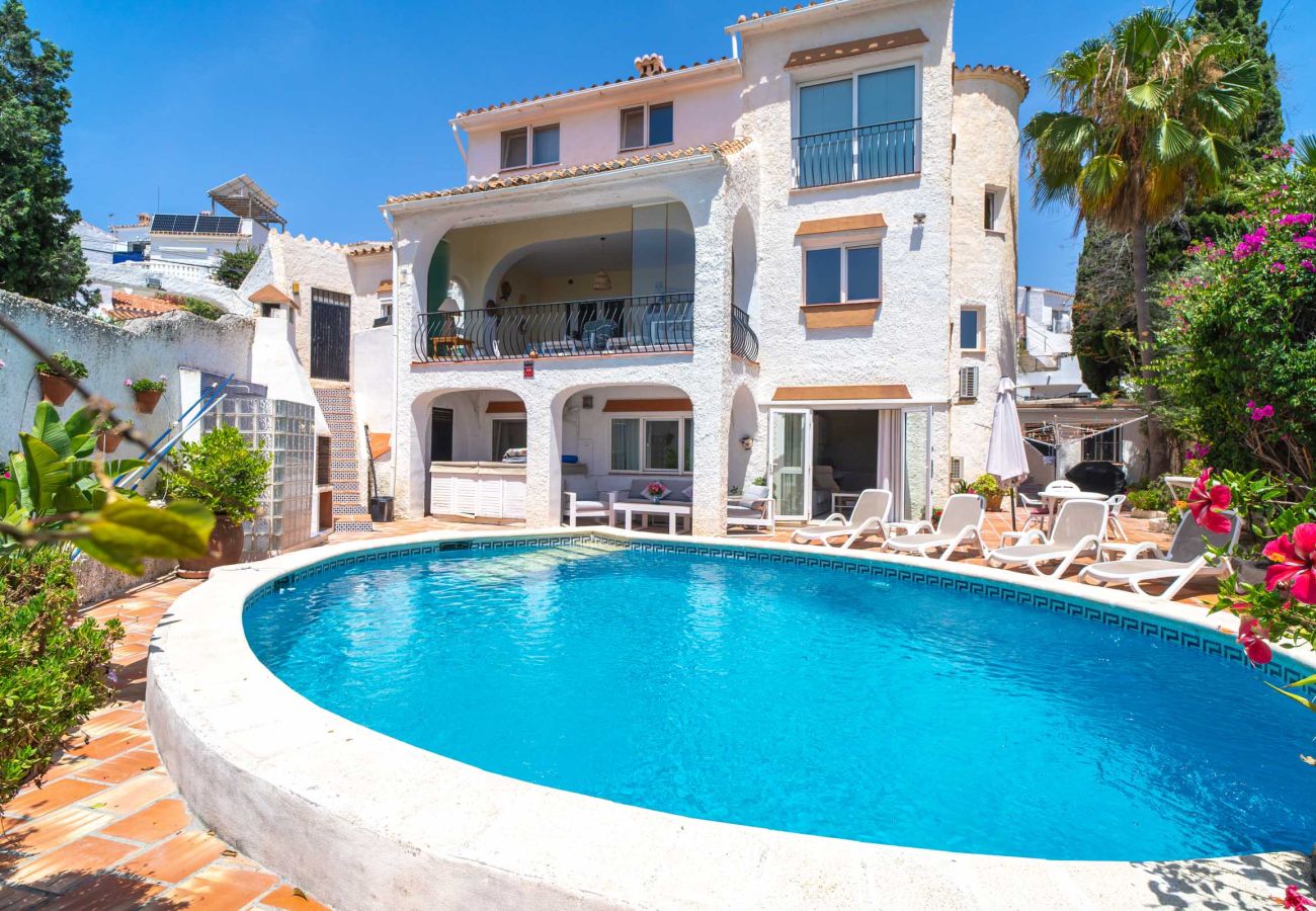 Appartement à Nerja - Chimenea 15 Private Pool and Parking by Casasol 