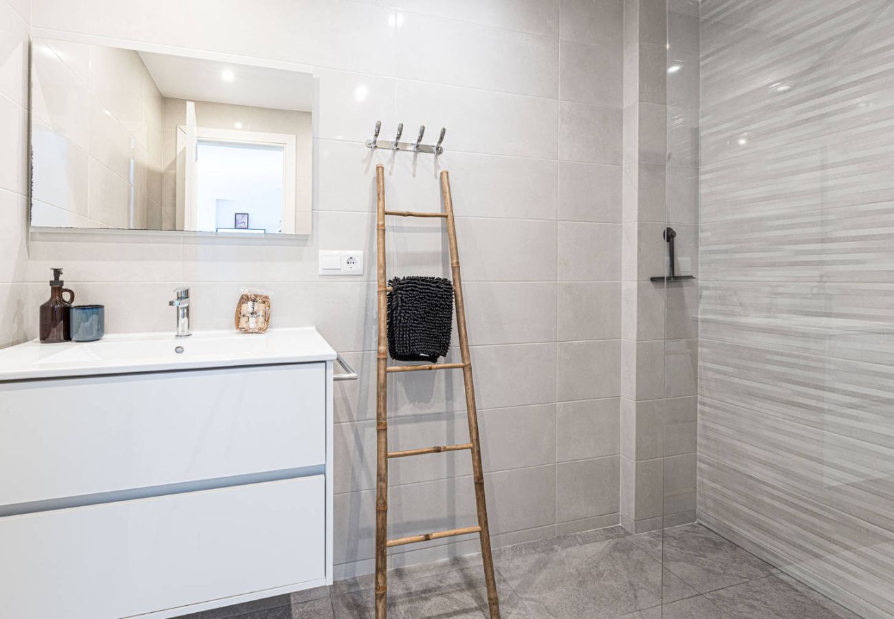 Salle de bain complète et moderne à Acapulco Playa 302