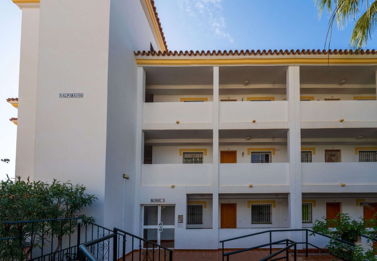 Appartement à Nerja - Appartement Valparaiso 1B à Playa Burriana avec piscine et 2 salles de bain