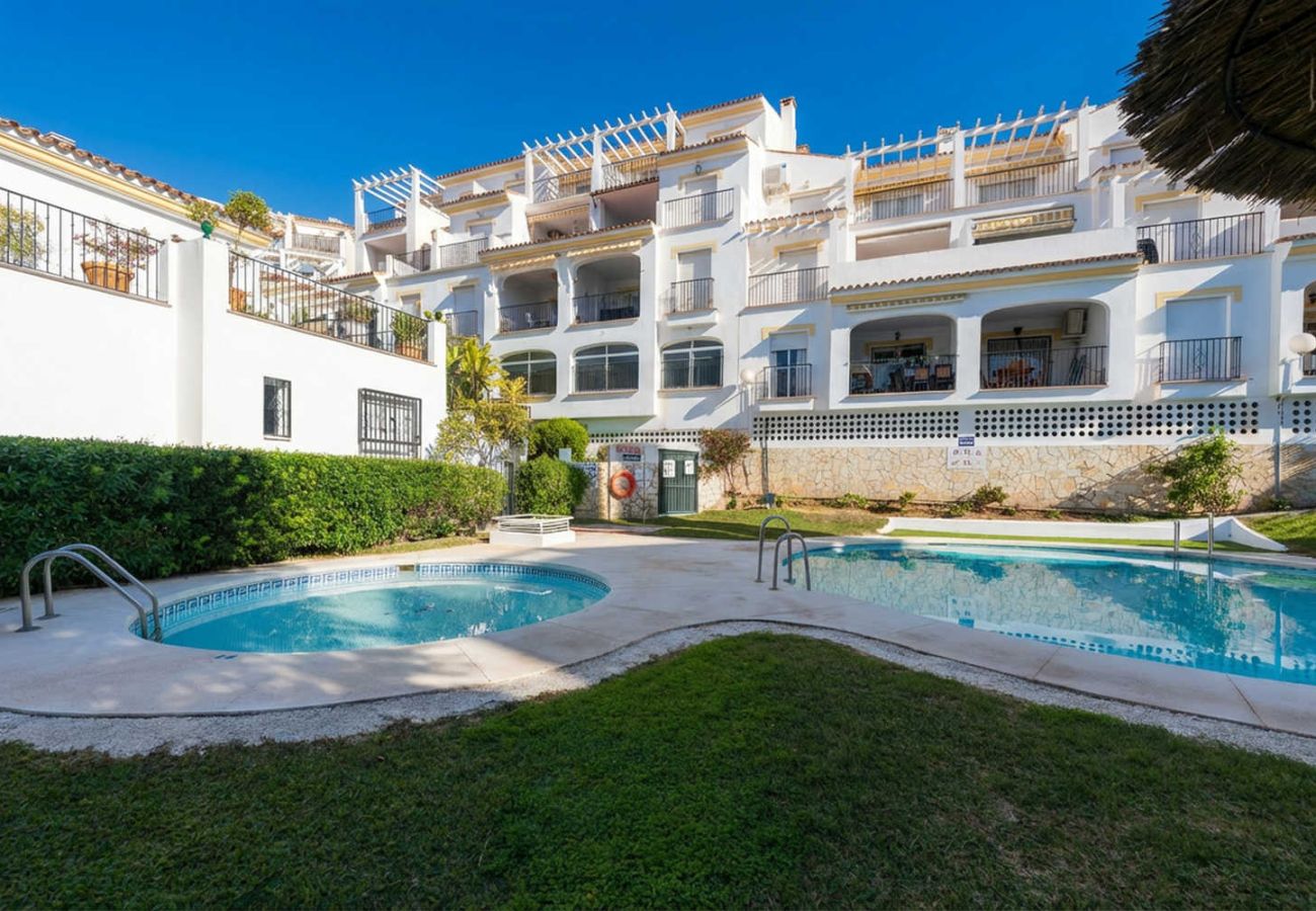 Appartement à Nerja - Appartement Valparaiso 1B à Playa Burriana avec piscine et 2 salles de bain
