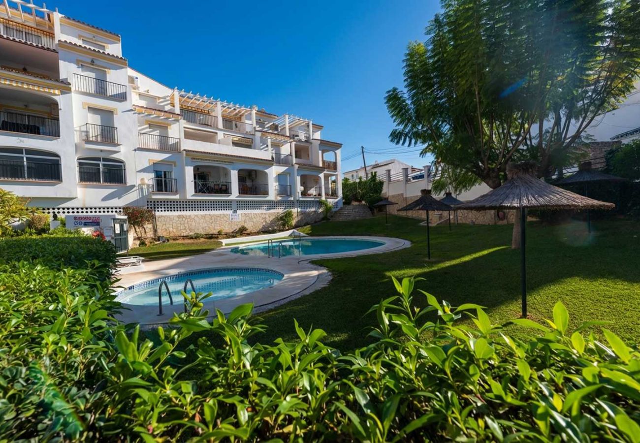 Appartement à Nerja - Appartement Valparaiso 1B à Playa Burriana avec piscine et 2 salles de bain