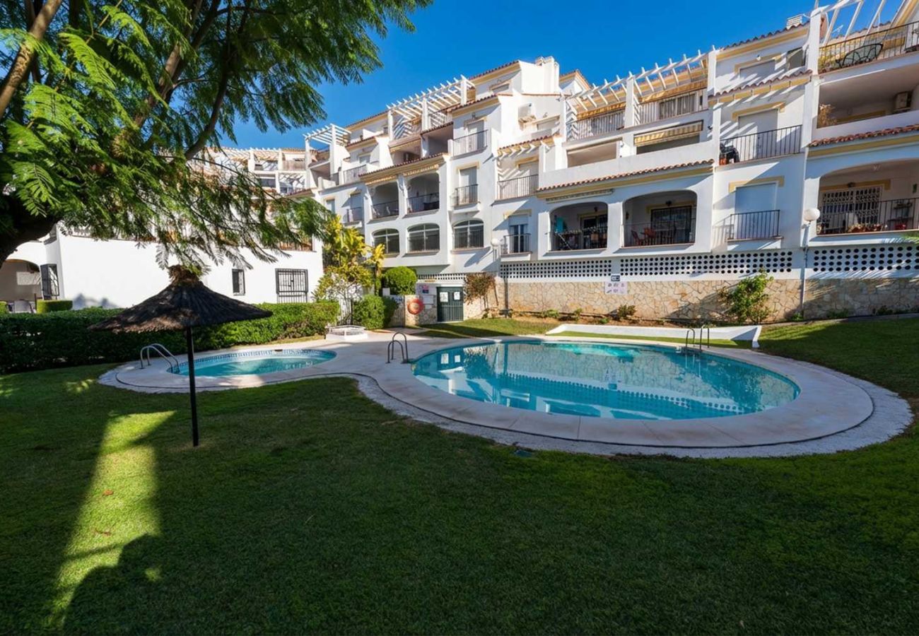 Appartement à Nerja - Appartement Valparaiso 1B à Playa Burriana avec piscine et 2 salles de bain