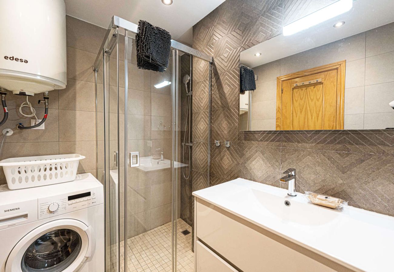 Appartement à Nerja - Appartement Valparaiso 1B à Playa Burriana avec piscine et 2 salles de bain