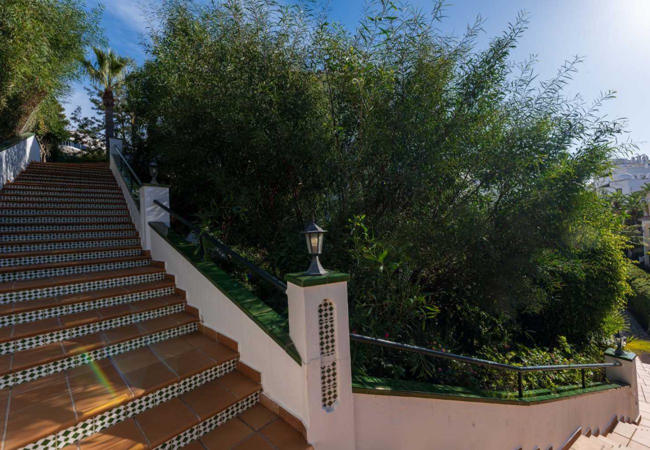 Appartement à Nerja - Appartement Valparaiso 1B à Playa Burriana avec piscine et 2 salles de bain