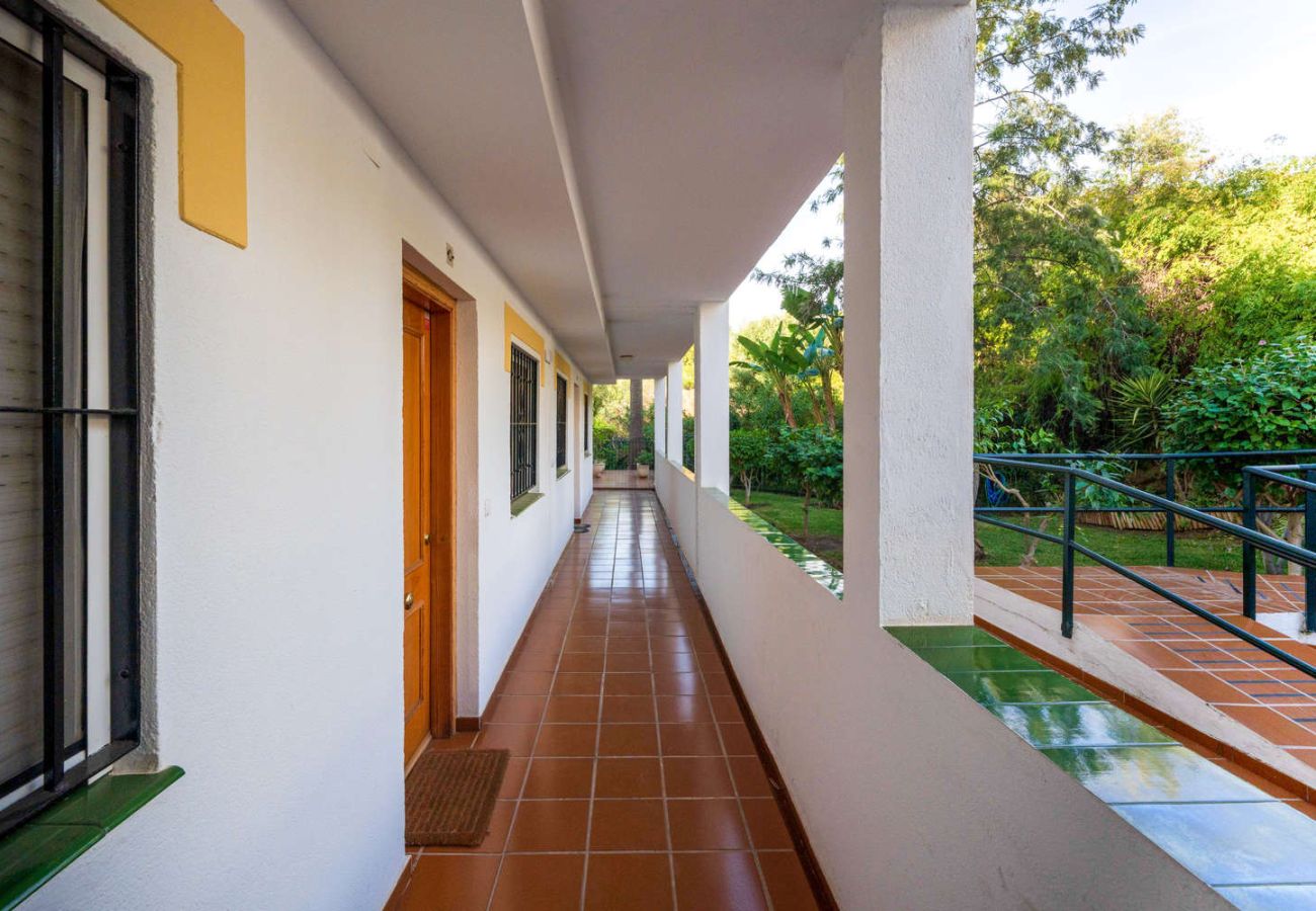 Appartement à Nerja - Appartement Valparaiso 1B à Playa Burriana avec piscine et 2 salles de bain