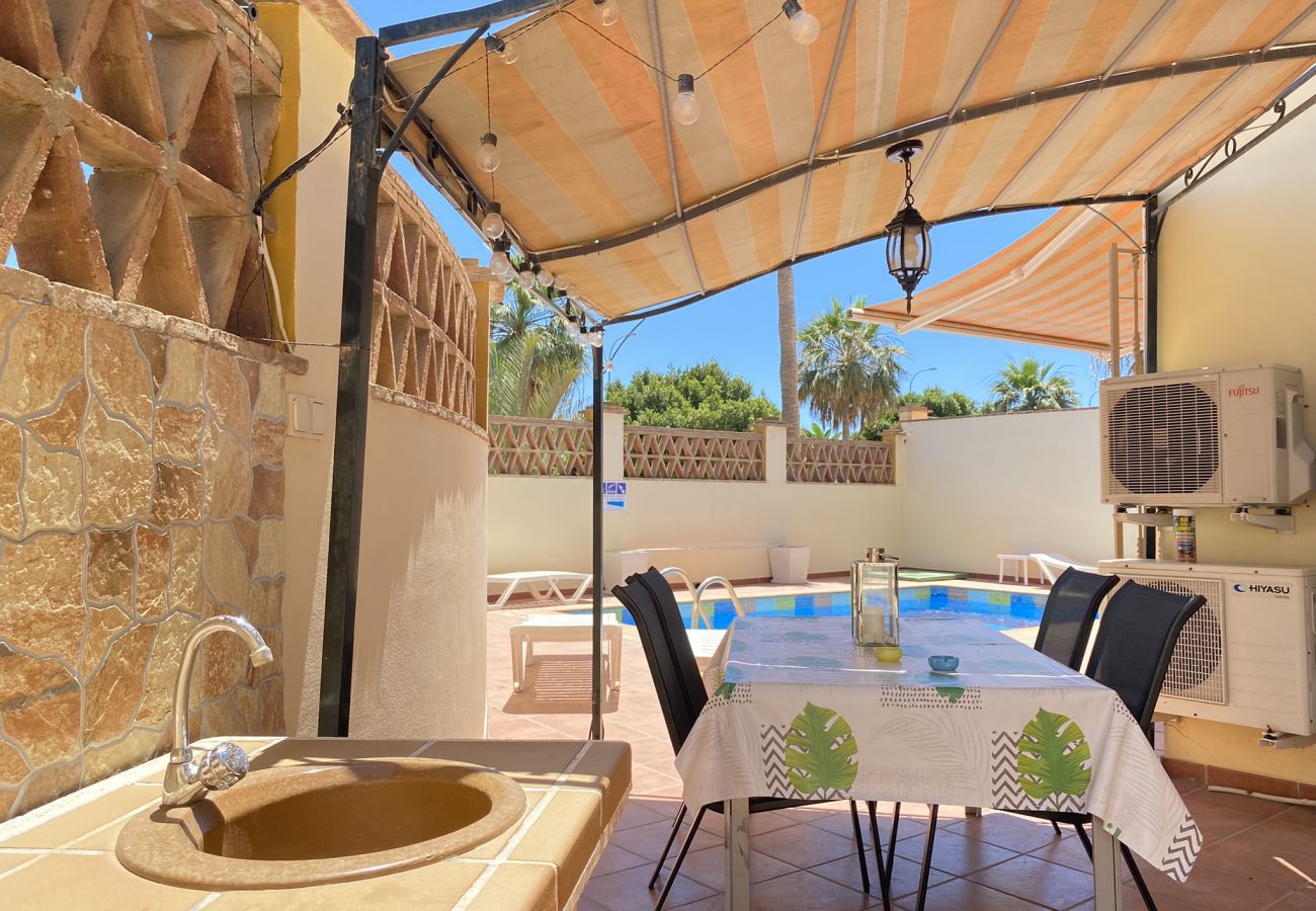 Villa à Nerja - Villa Madrid Private Pool by Casasol