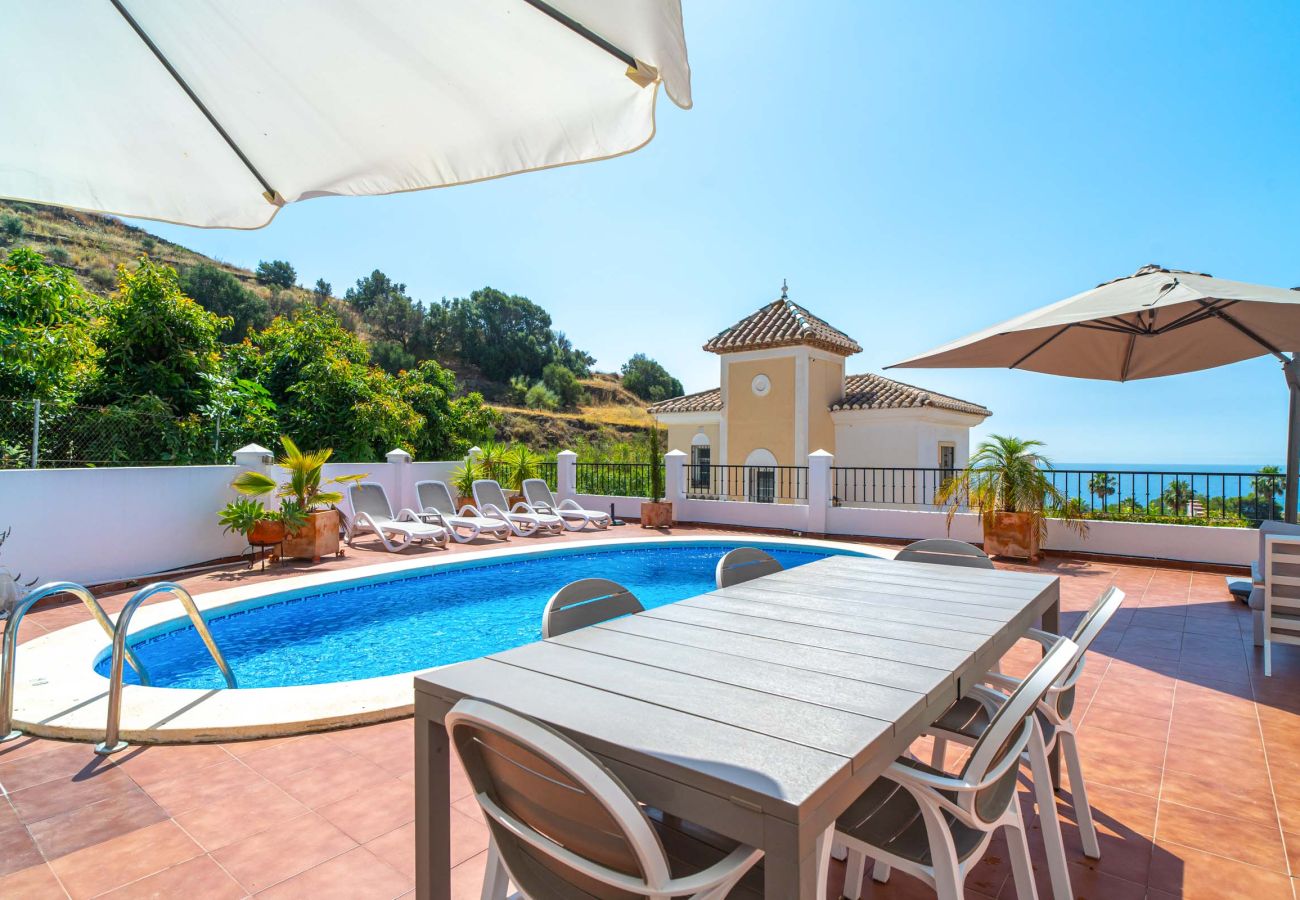 Villa à Torrox Costa - Villa Calidum : Villa avec Piscine Privée à Nerja