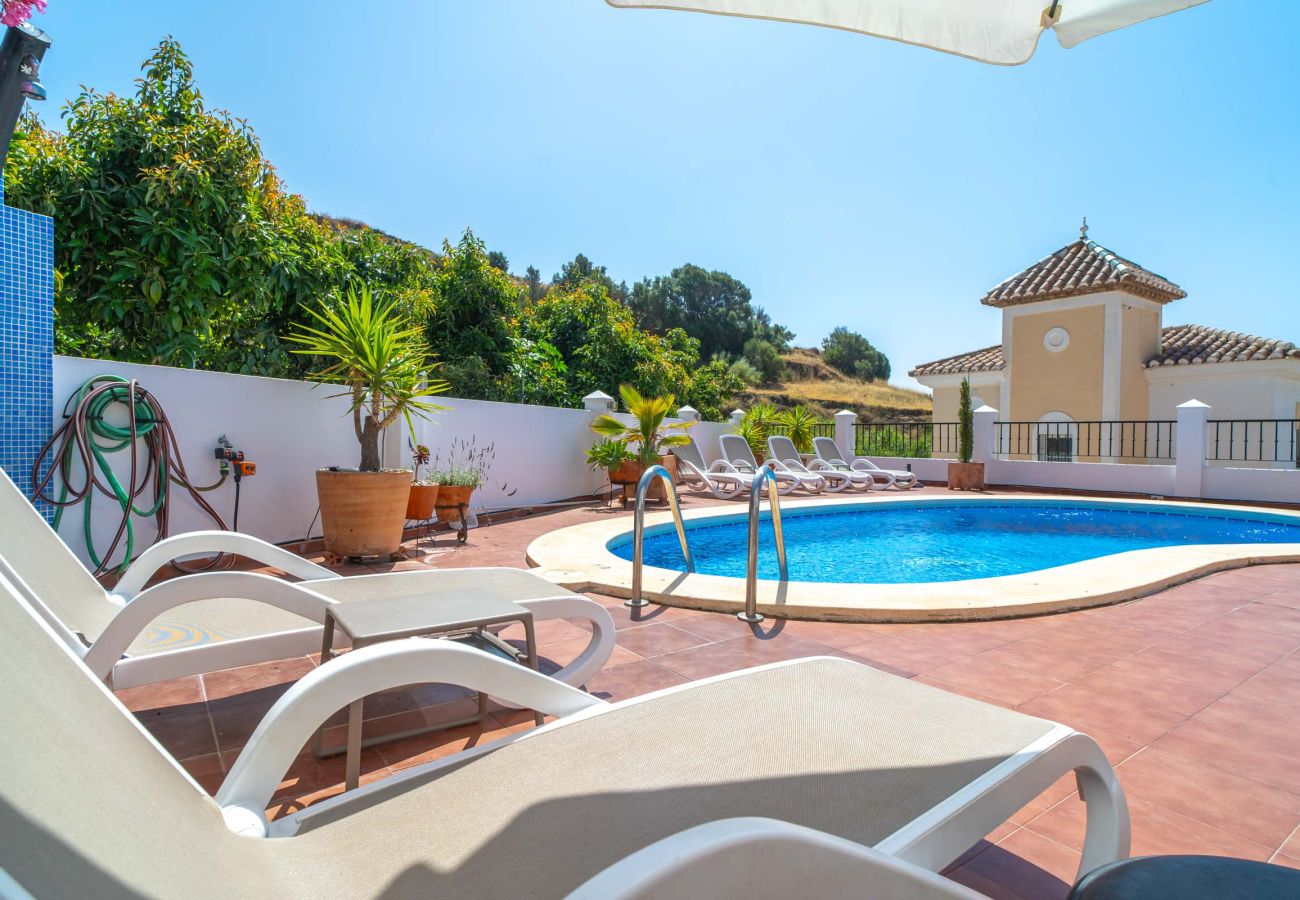 Villa à Torrox Costa - Villa Calidum : Villa avec Piscine Privée à Nerja