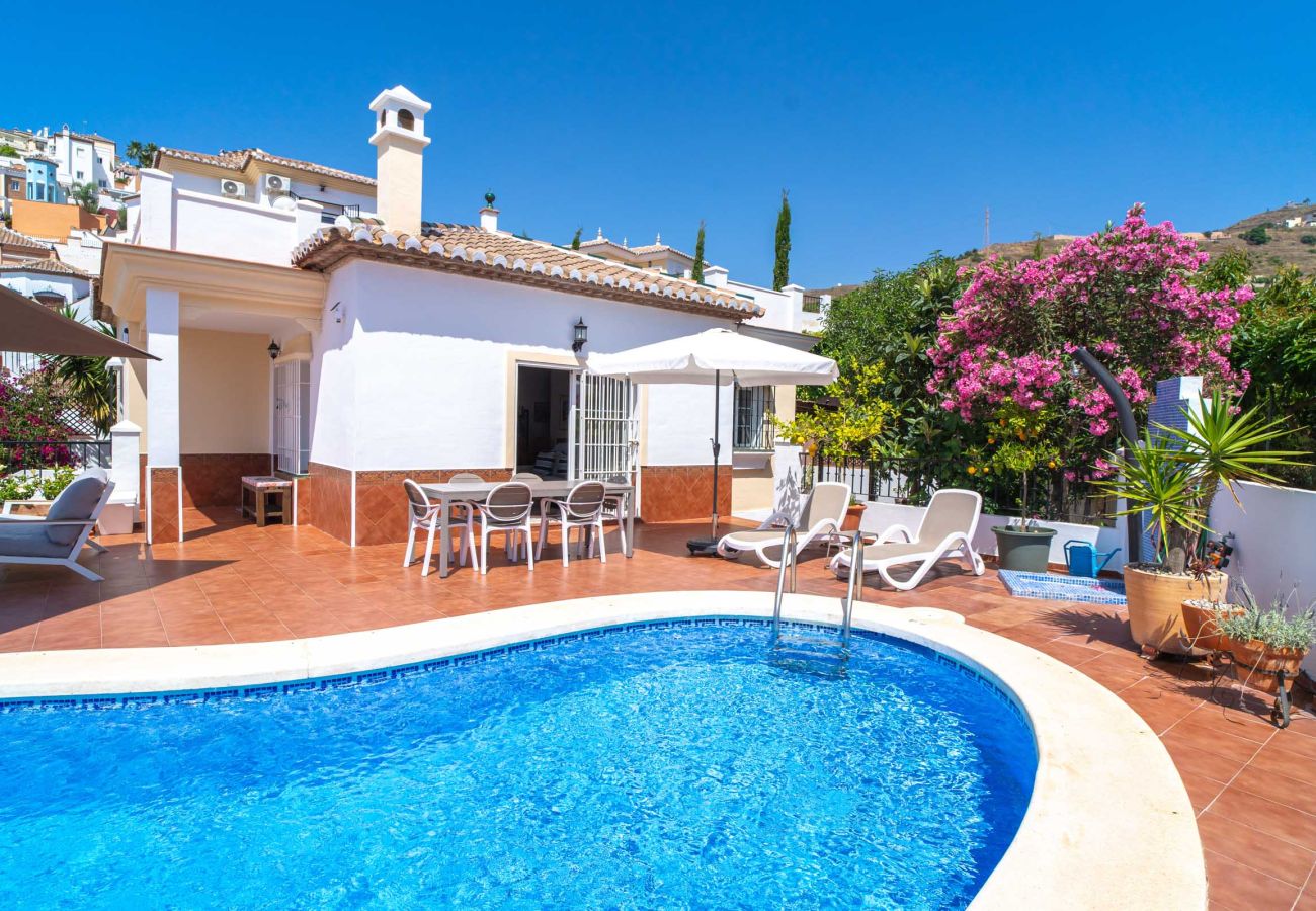 Villa à Torrox Costa - Villa Calidum : Villa avec Piscine Privée à Nerja