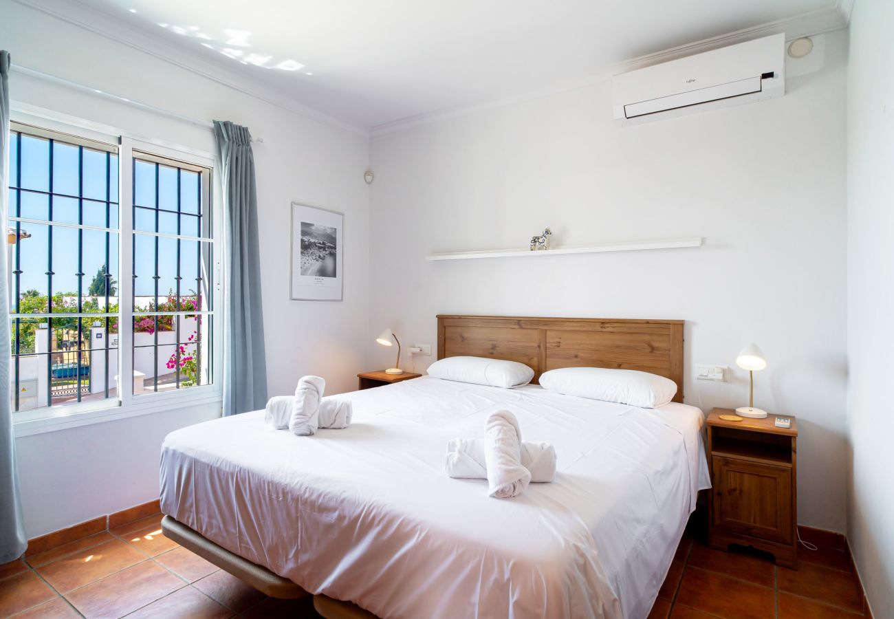 Villa à Torrox Costa - Villa Calidum : Villa avec Piscine Privée à Nerja