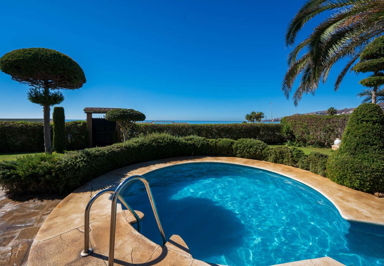 Appartement à Nerja - Stella Maris Nerja Beachfront Apartment, Sea View 