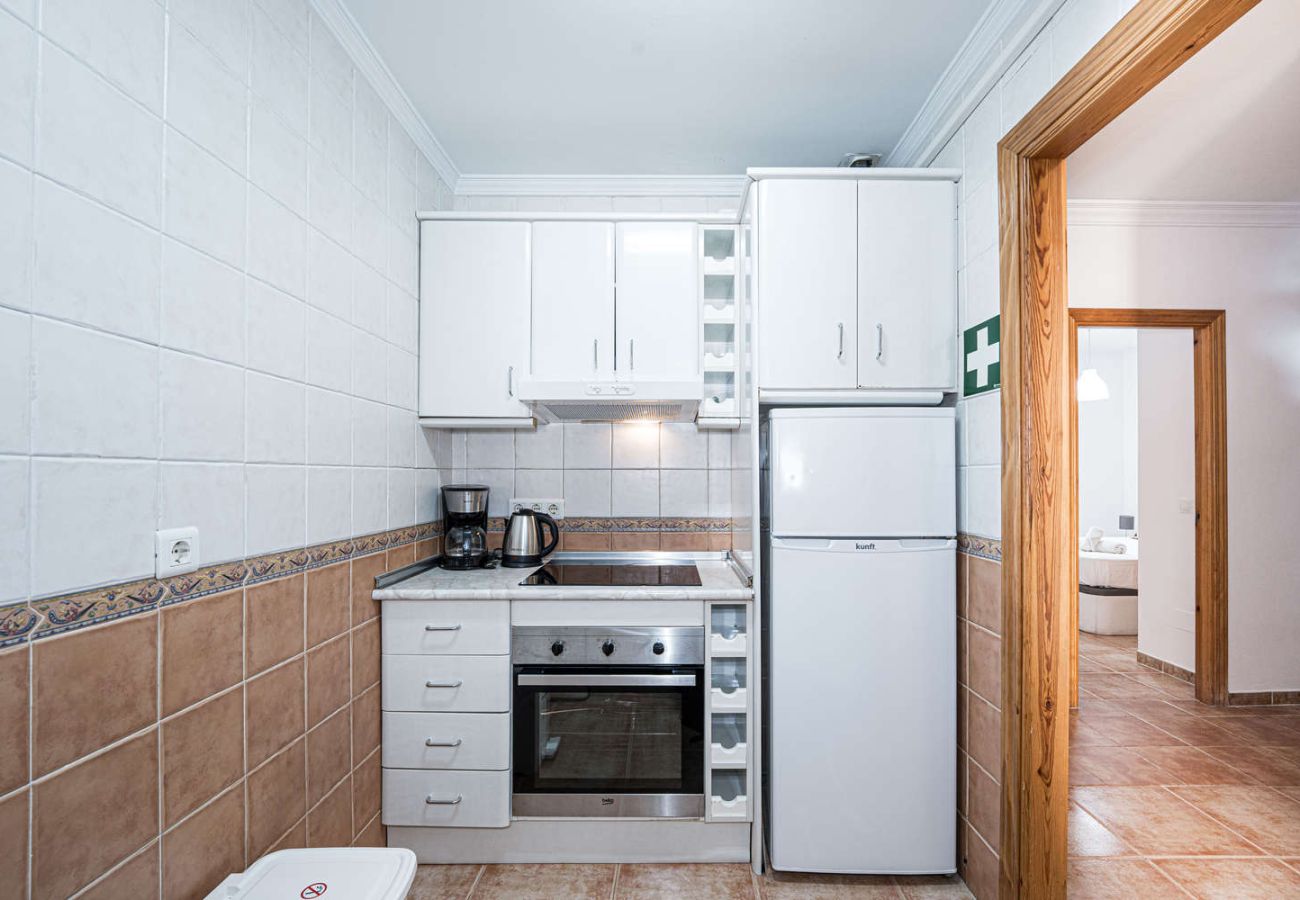 Appartement à Nerja - Torrecilla Urban Beach Nerja : Appartement Moderne avec Piscine sur le Toit