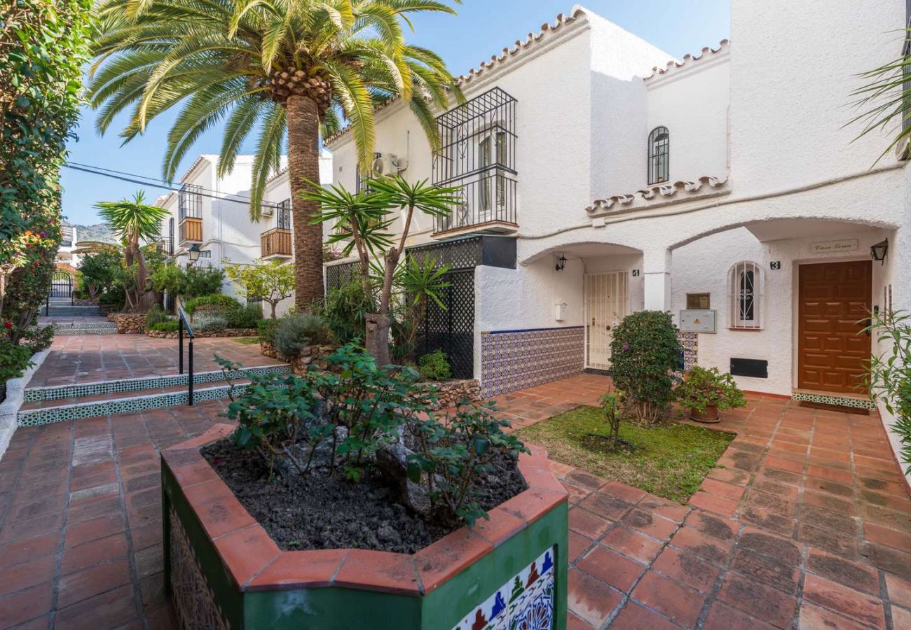 Appartement à Nerja - Casa Lena Verano Azul Nerja : Duplex Familial avec Vue Mer