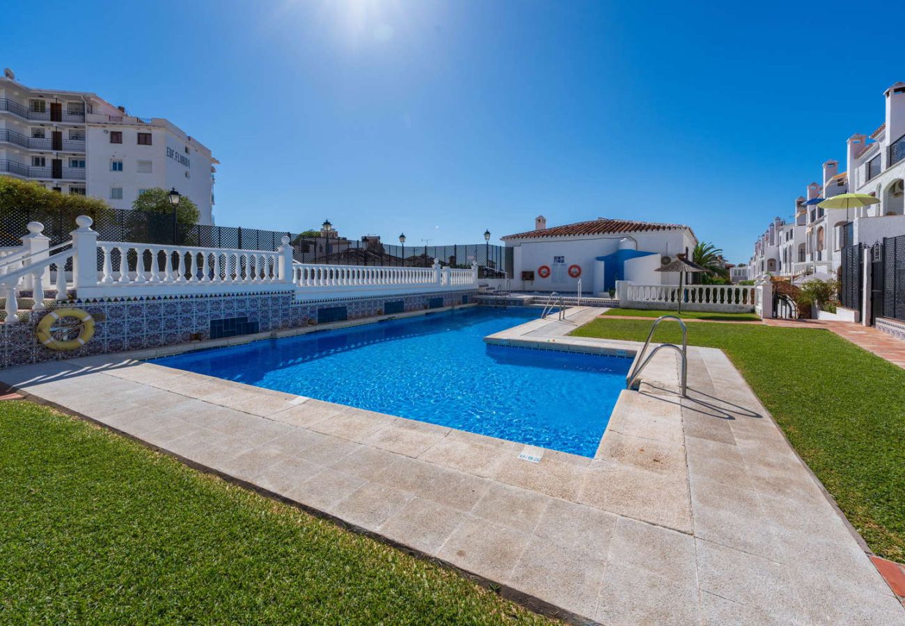 Appartement à Nerja - Casa Lena Verano Azul Nerja : Duplex Familial avec Vue Mer