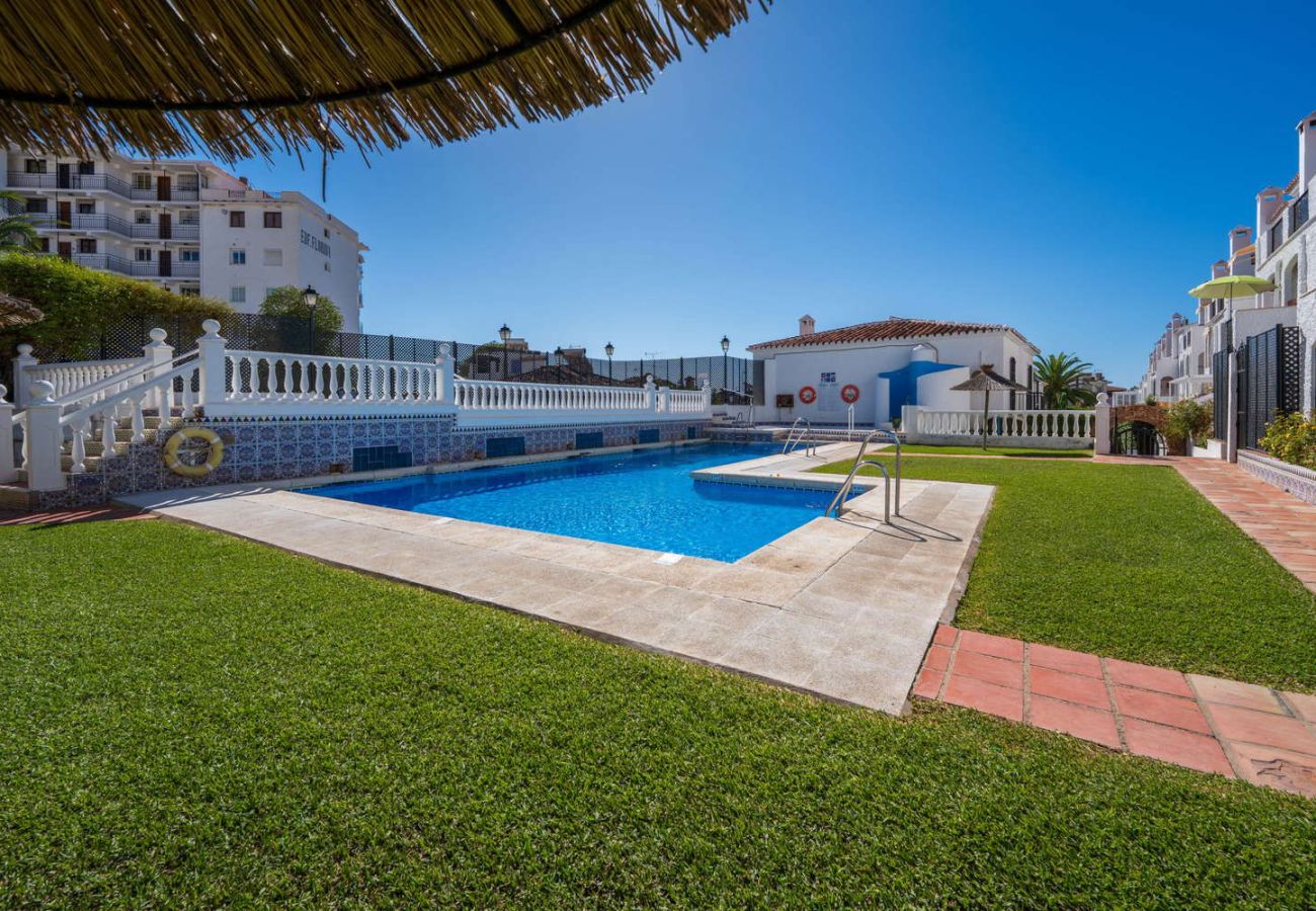 Appartement à Nerja - Casa Lena Verano Azul Nerja : Duplex Familial avec Vue Mer