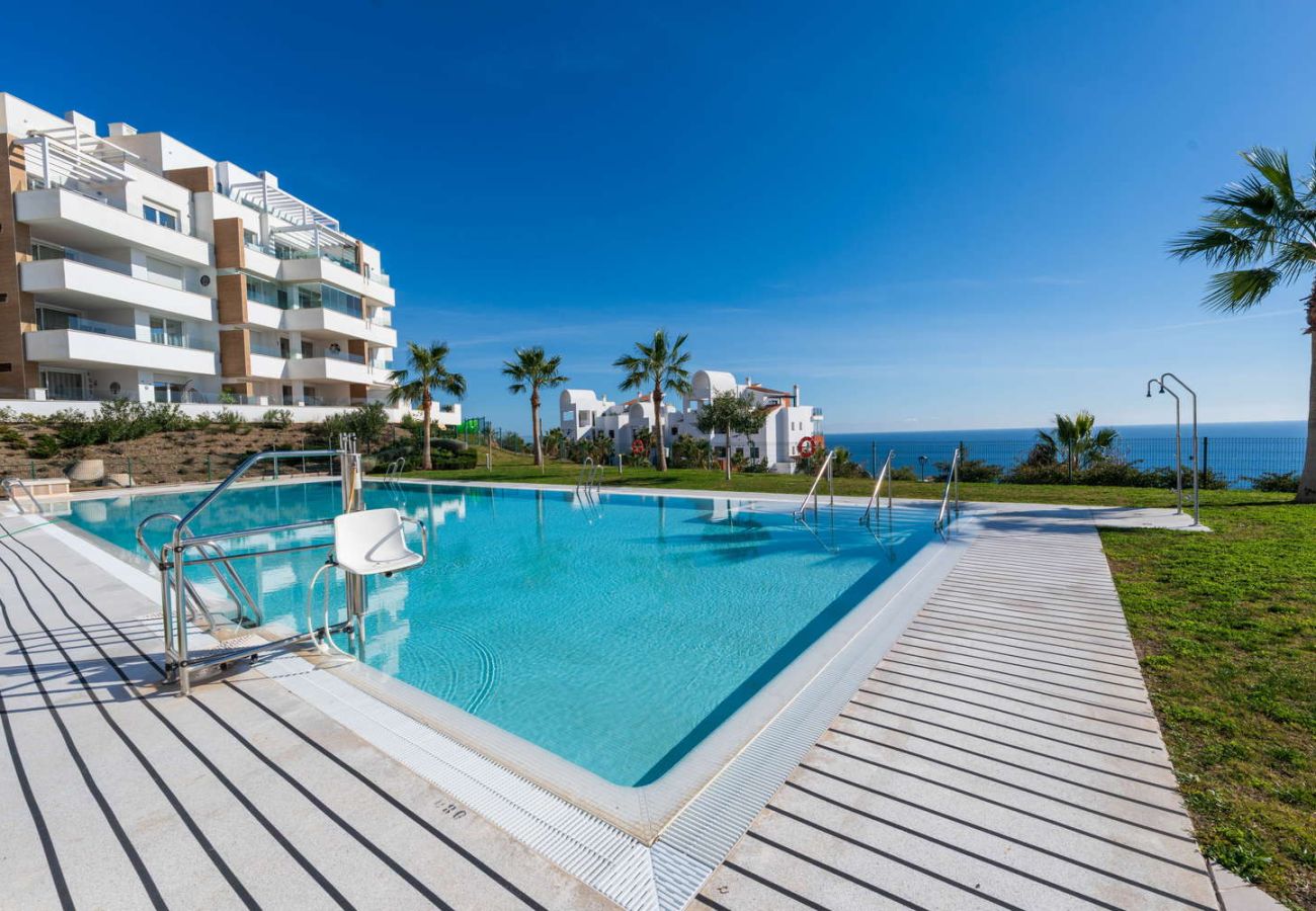 Appartement à Torrox Costa - Isea Calaceite 1111 : Appartement de Luxe avec Vue Mer et Piscine