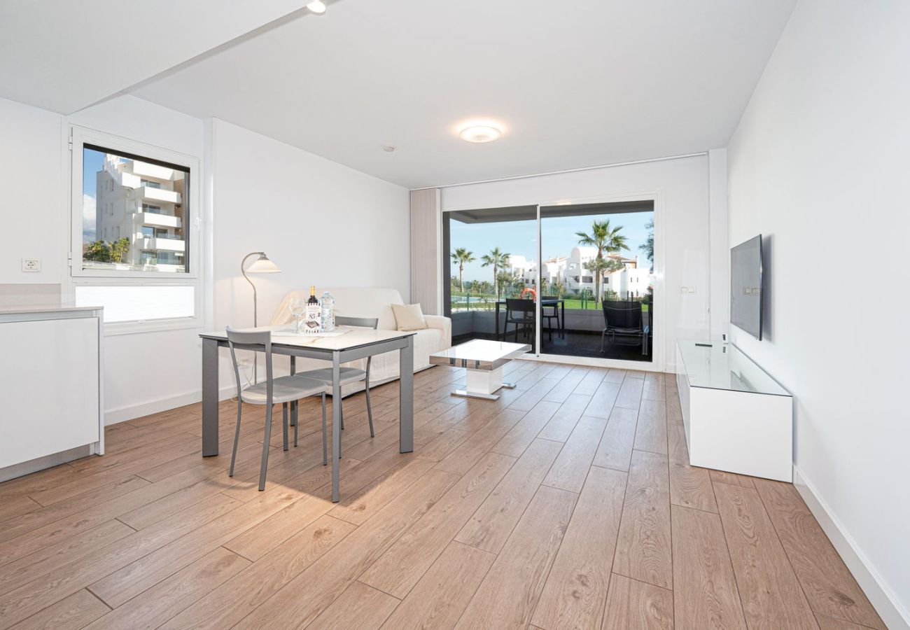 Appartement à Torrox Costa - Isea Calaceite 1111 : Appartement de Luxe avec Vue Mer et Piscine