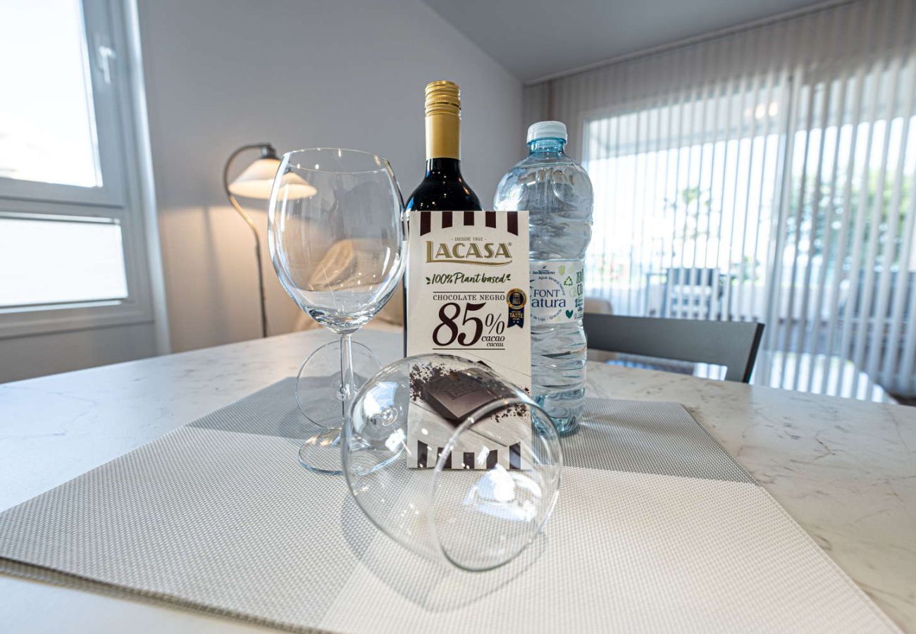 Appartement à Torrox Costa - Isea Calaceite 1111 : Appartement de Luxe avec Vue Mer et Piscine