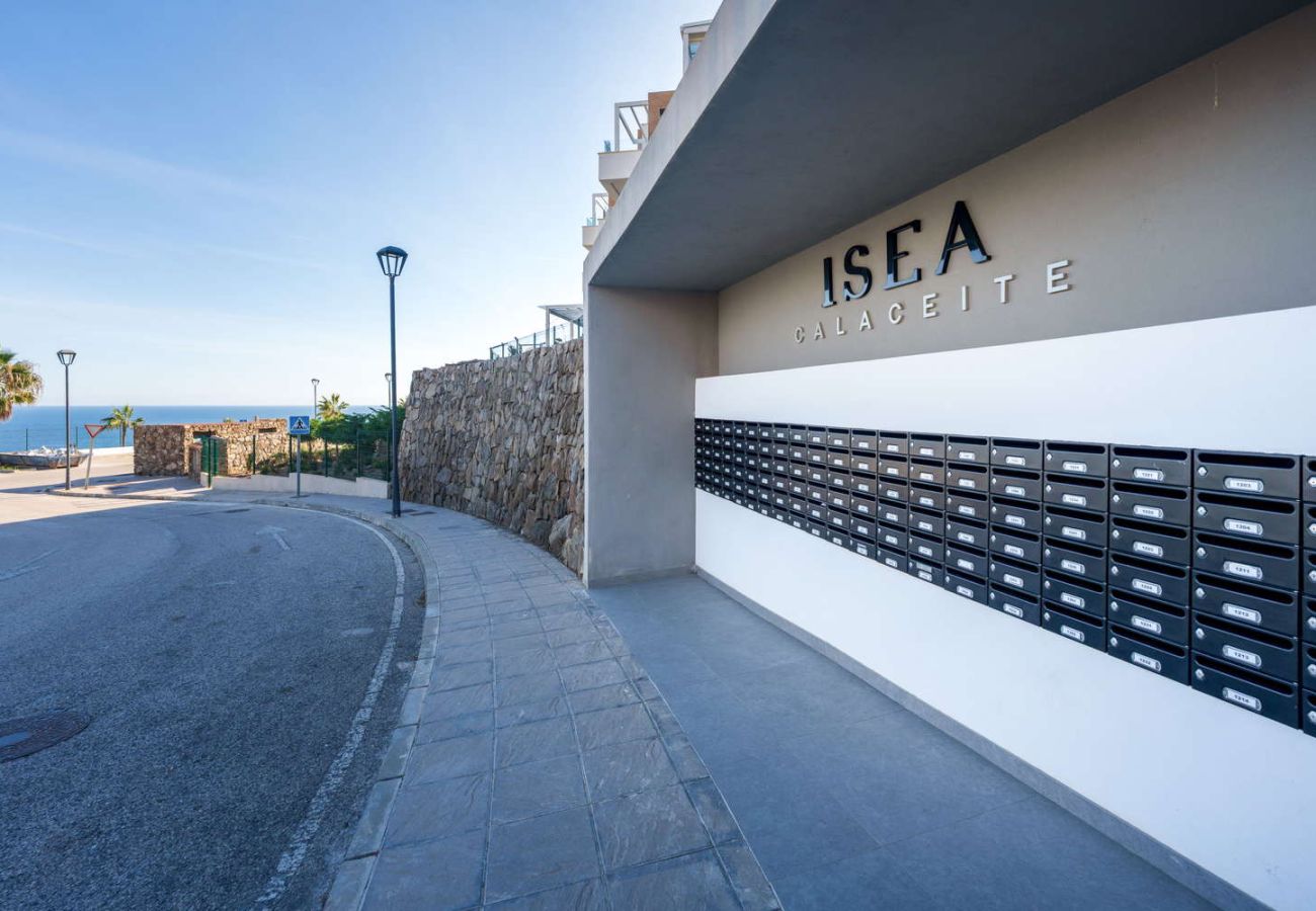 Appartement à Torrox Costa - Isea Calaceite 1111 : Appartement de Luxe avec Vue Mer et Piscine