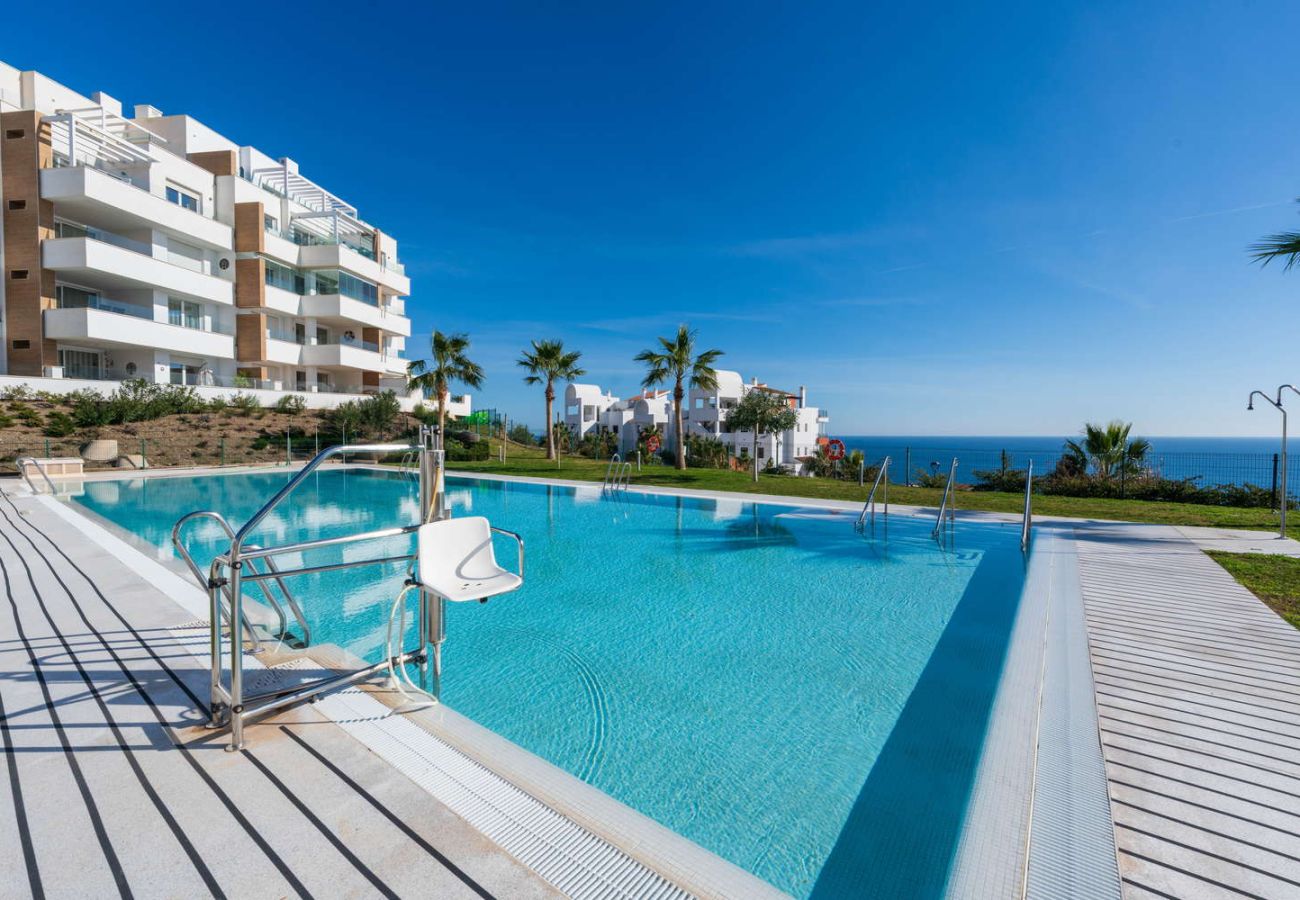 Appartement à Torrox Costa - Isea Calaceite 1111 : Appartement de Luxe avec Vue Mer et Piscine