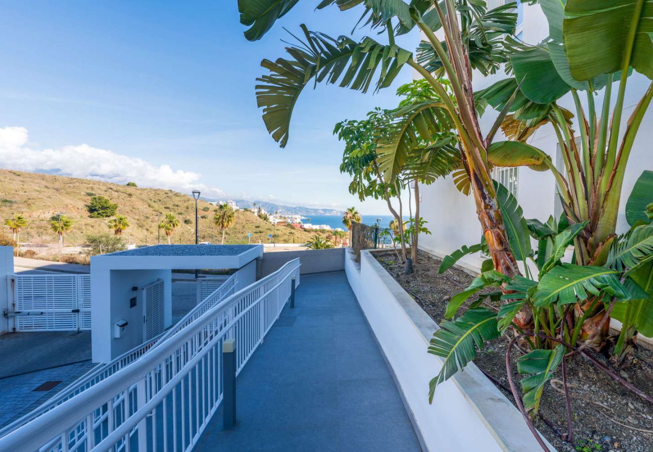 Appartement à Torrox Costa - Isea Calaceite 1111 : Appartement de Luxe avec Vue Mer et Piscine