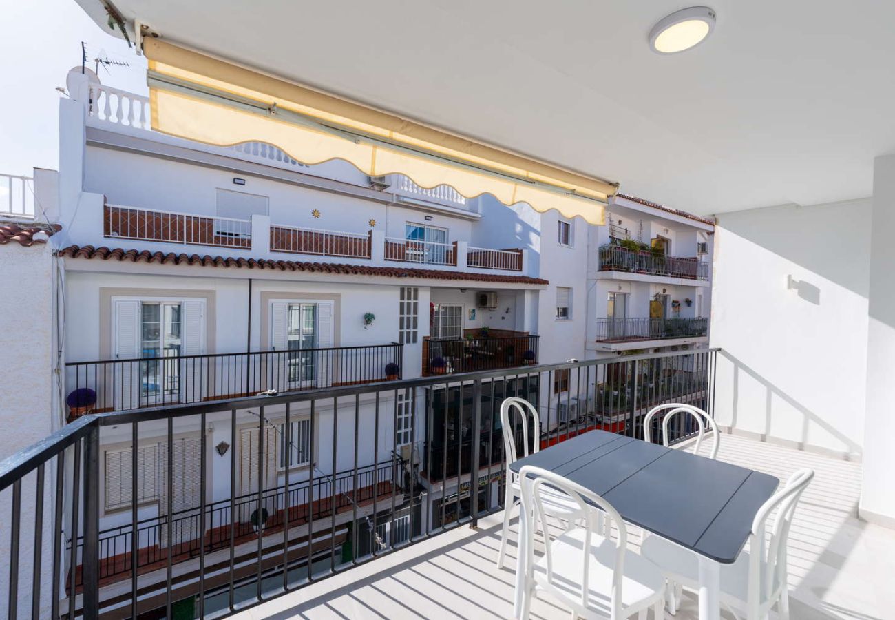 Terrasse privée dans la Calle Diputación Nerja avec vue sur le centre historique.