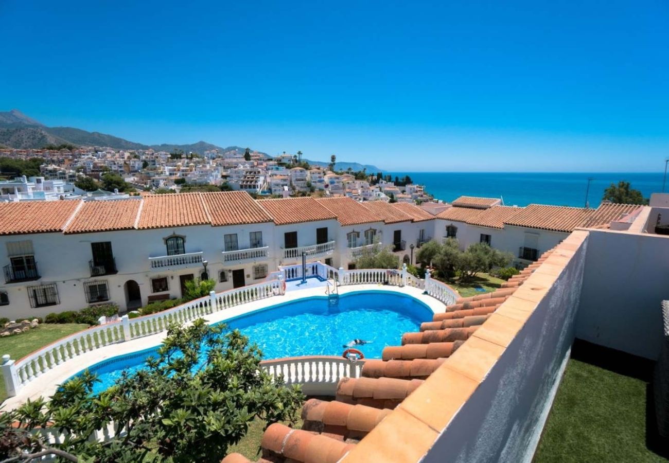 Maison mitoyenne à Nerja - Casa Lavanda – Maison de vacances à Nerja avec vue sur la mer et piscine