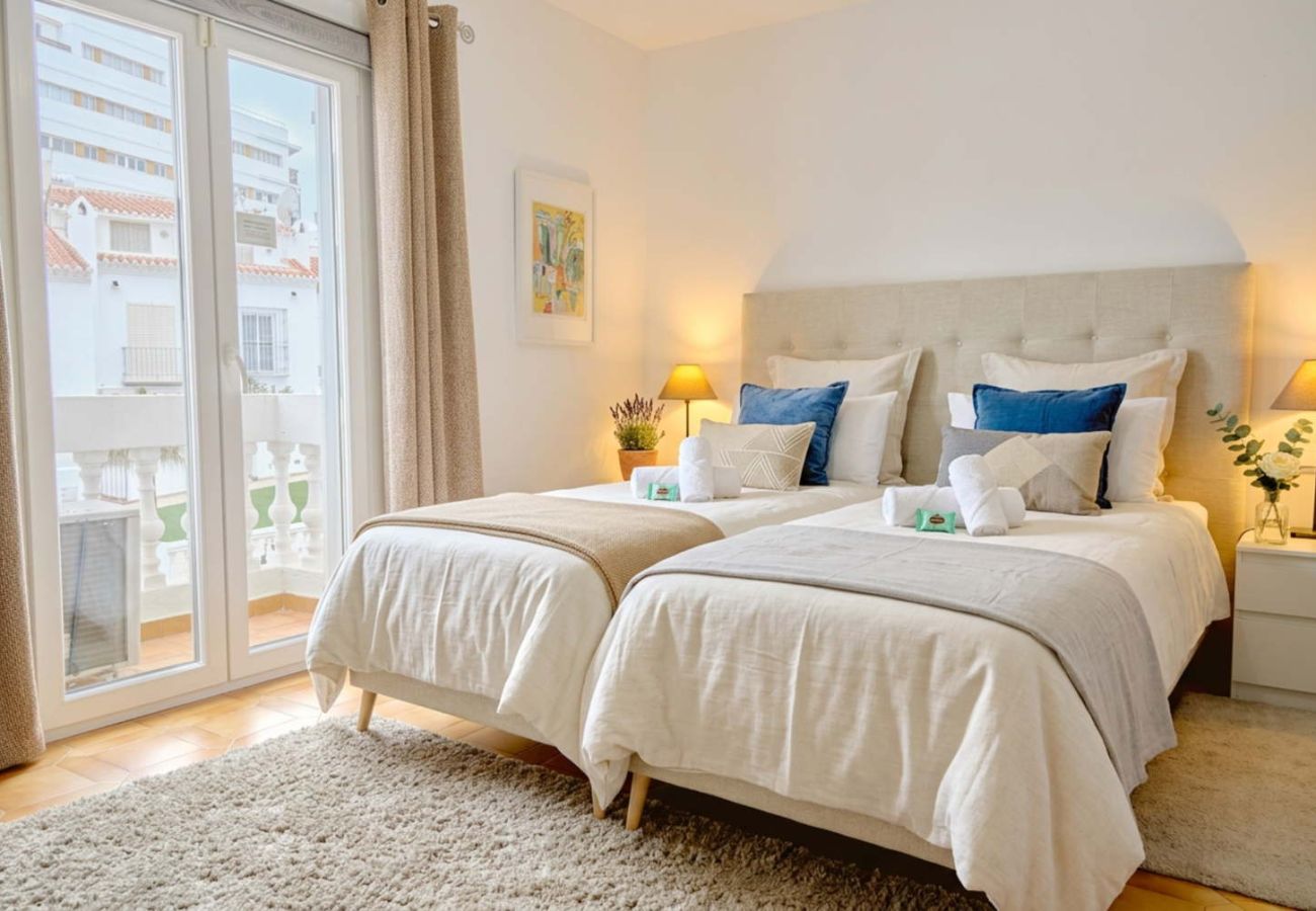 Maison mitoyenne à Nerja - Casa Lavanda – Maison de vacances à Nerja avec vue sur la mer et piscine