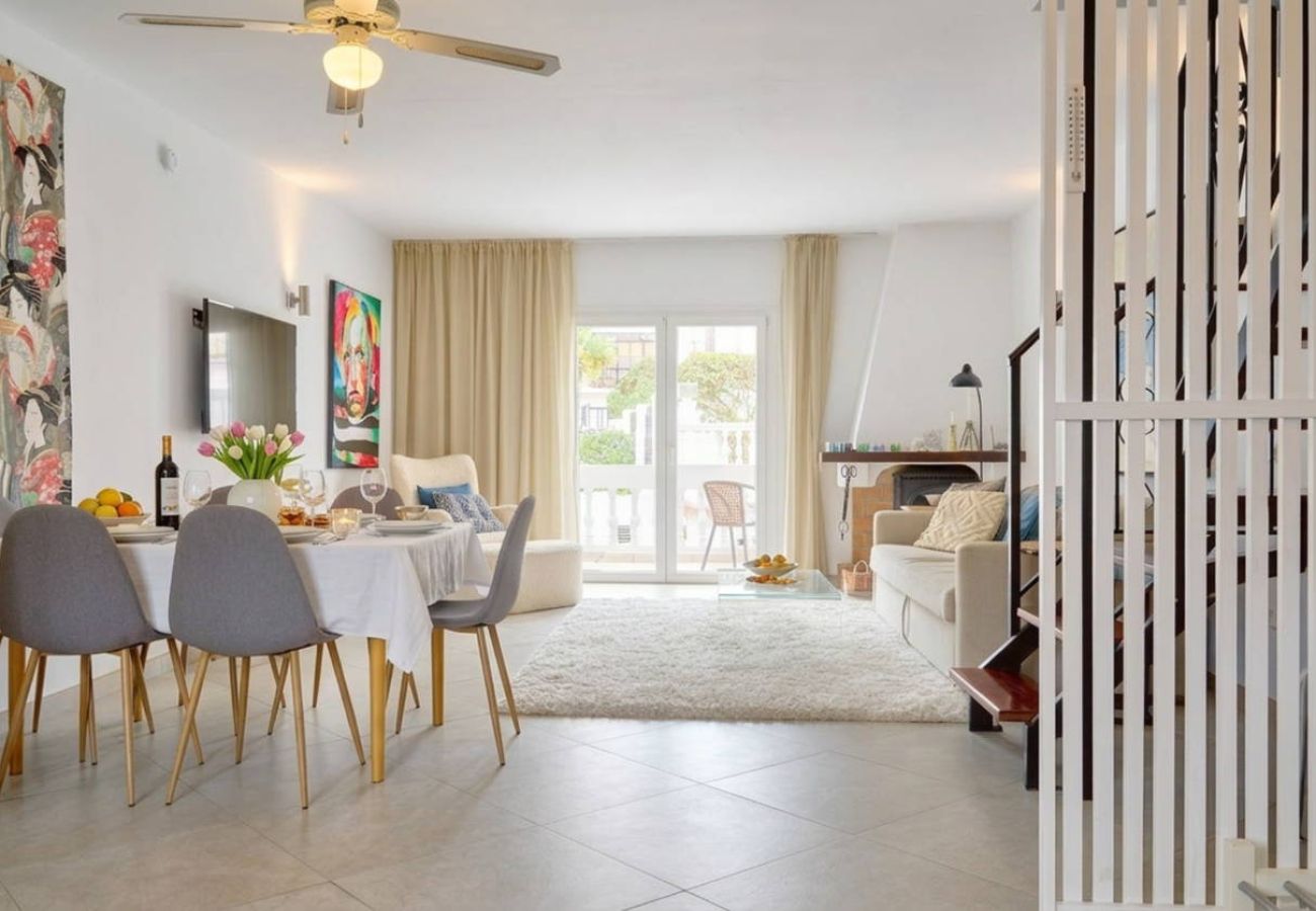 Maison mitoyenne à Nerja - Casa Lavanda – Maison de vacances à Nerja avec vue sur la mer et piscine