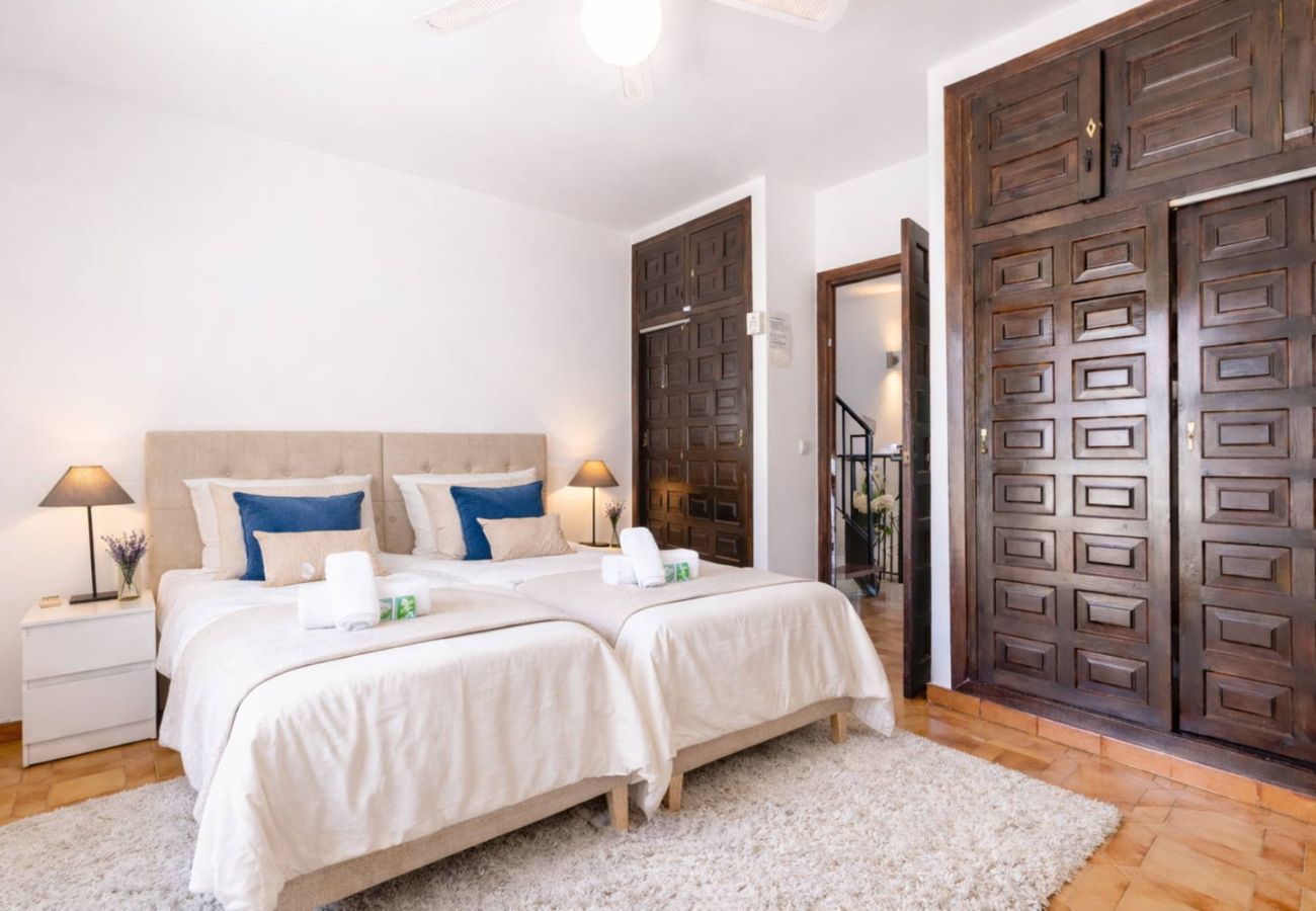 Maison mitoyenne à Nerja - Casa Lavanda – Maison de vacances à Nerja avec vue sur la mer et piscine