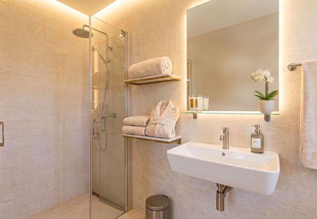 Maison mitoyenne à Nerja - Casa Lavanda – Maison de vacances à Nerja avec vue sur la mer et piscine