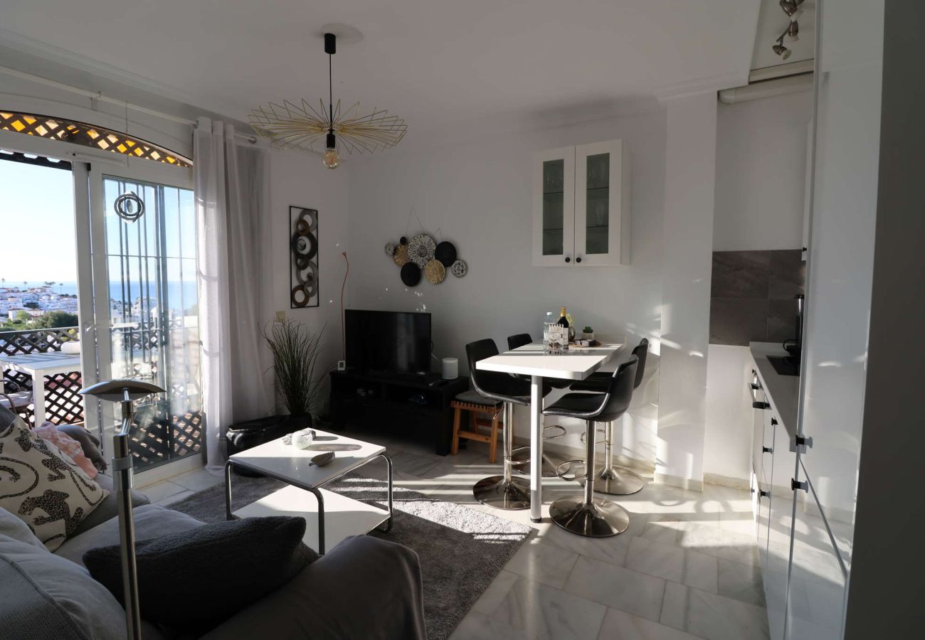Appartement à Nerja - Appartement Casa Monica à Verano Azul : Vue sur la Mer et Solarium sur le toit