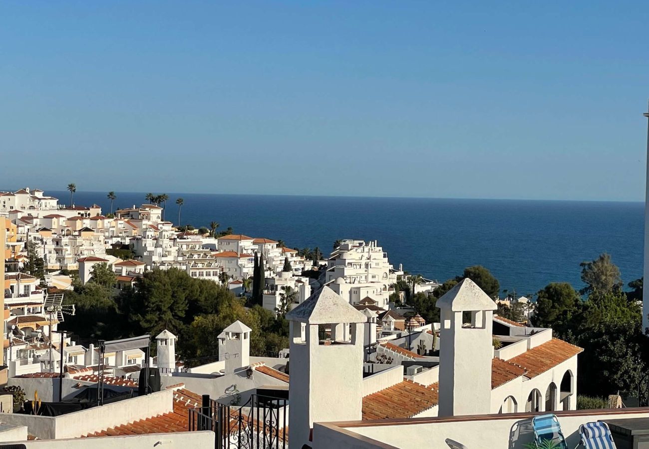 Appartement à Nerja - Appartement Casa Monica à Verano Azul : Vue sur la Mer et Solarium sur le toit