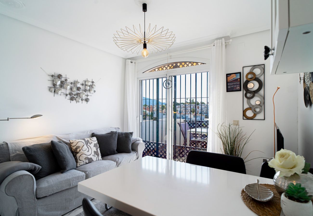 Appartement à Nerja - Appartement Casa Monica à Verano Azul : Vue sur la Mer et Solarium sur le toit