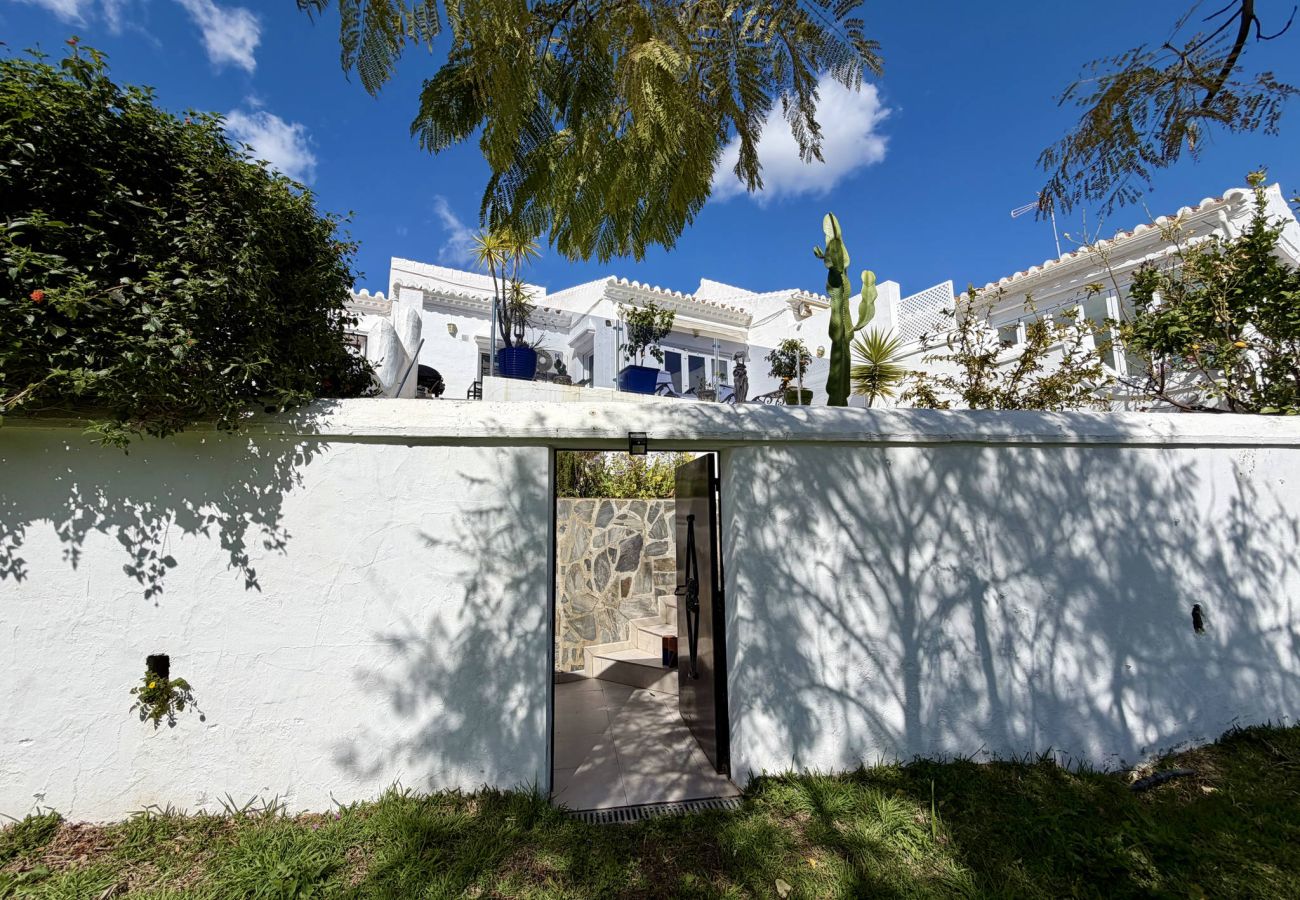 Appartement à Nerja - Appartement Tropicana 6C à Nerja avec Vue sur la Mer