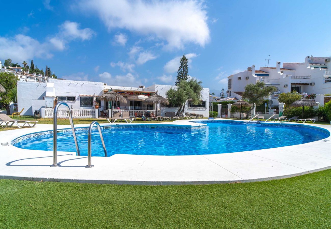 Appartement à Nerja - Appartement Tropicana 6C à Nerja avec Vue sur la Mer