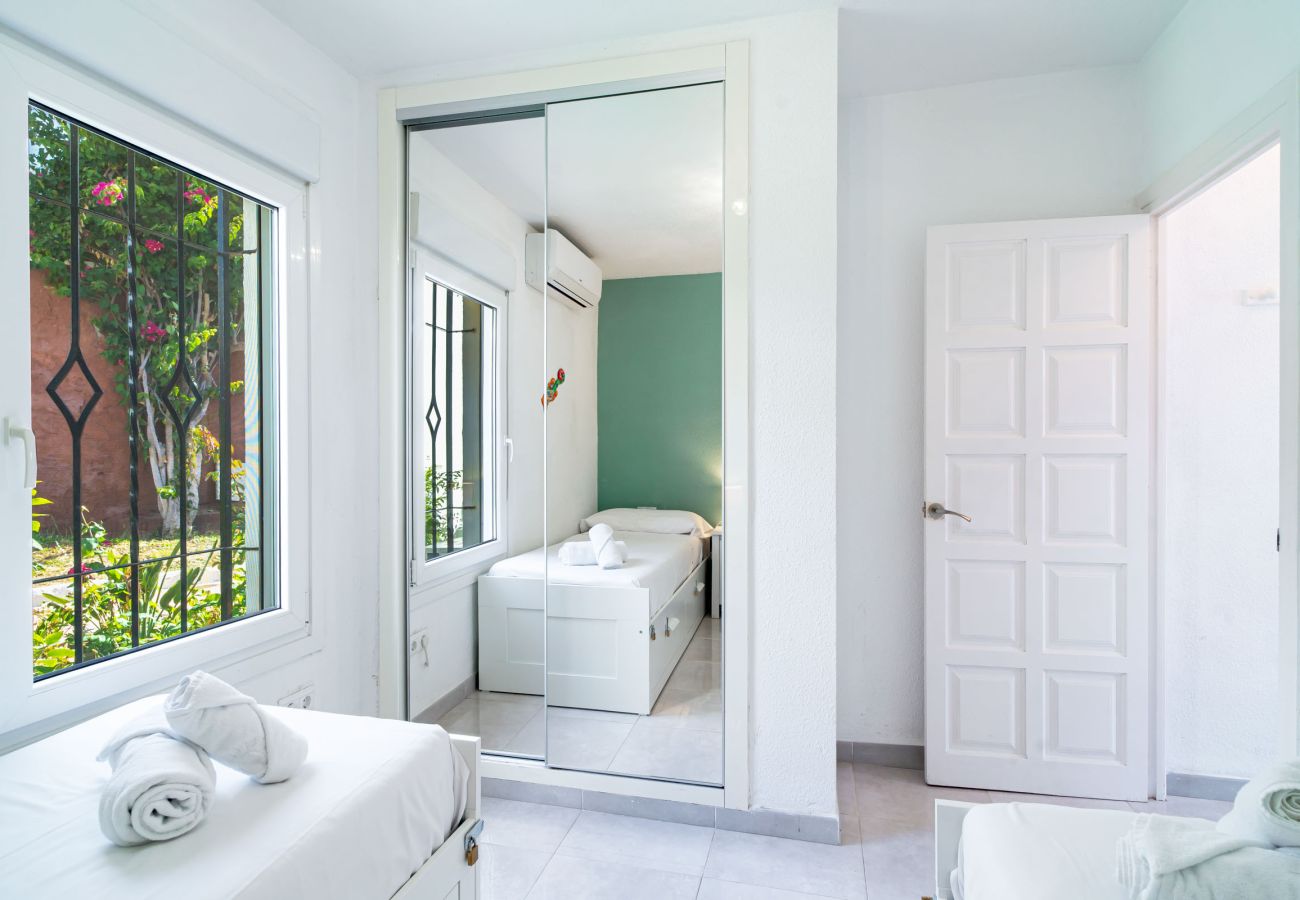 Appartement à Nerja - Appartement Tropicana 6C à Nerja avec Vue sur la Mer
