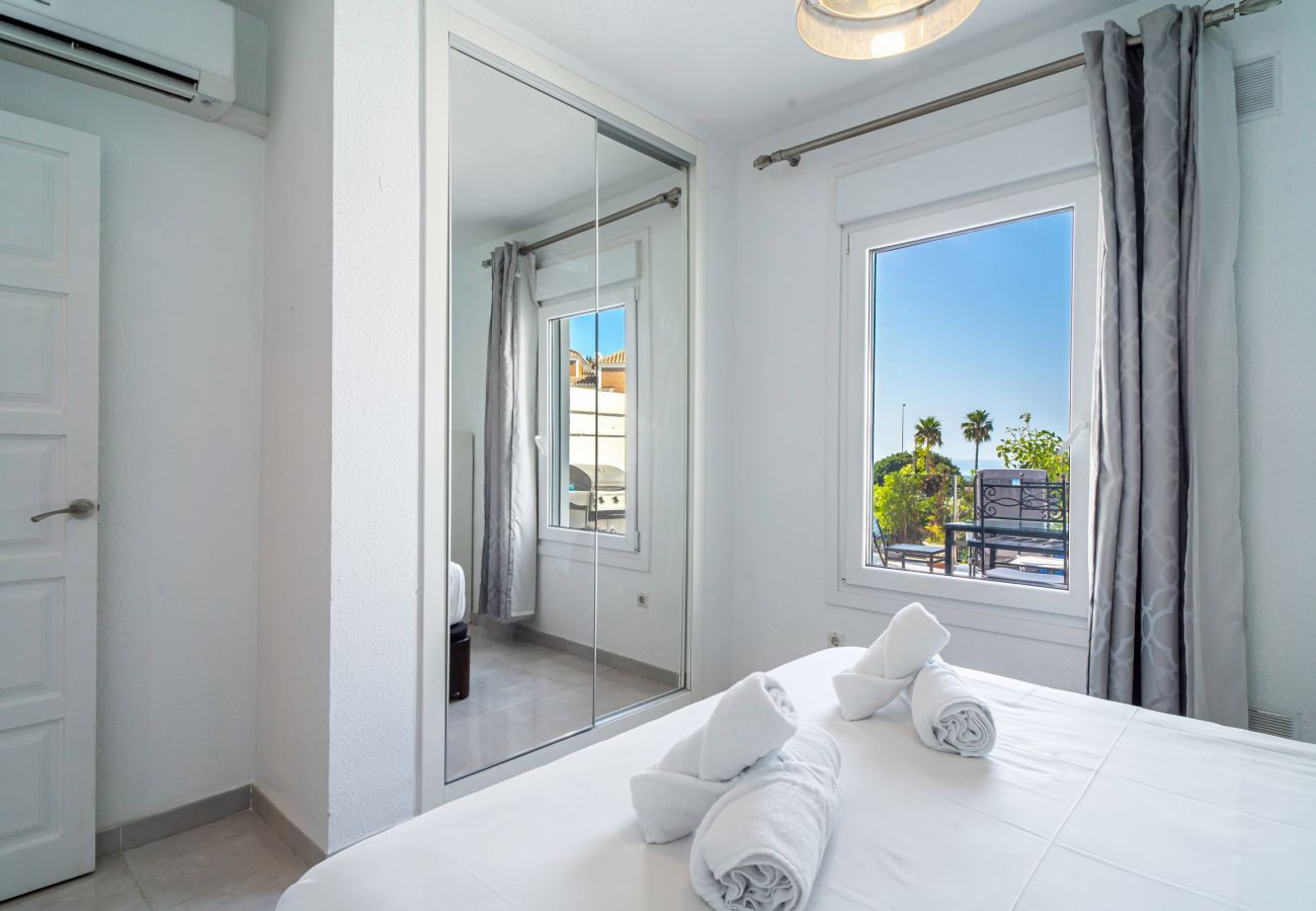 Appartement à Nerja - Appartement Tropicana 6C à Nerja avec Vue sur la Mer