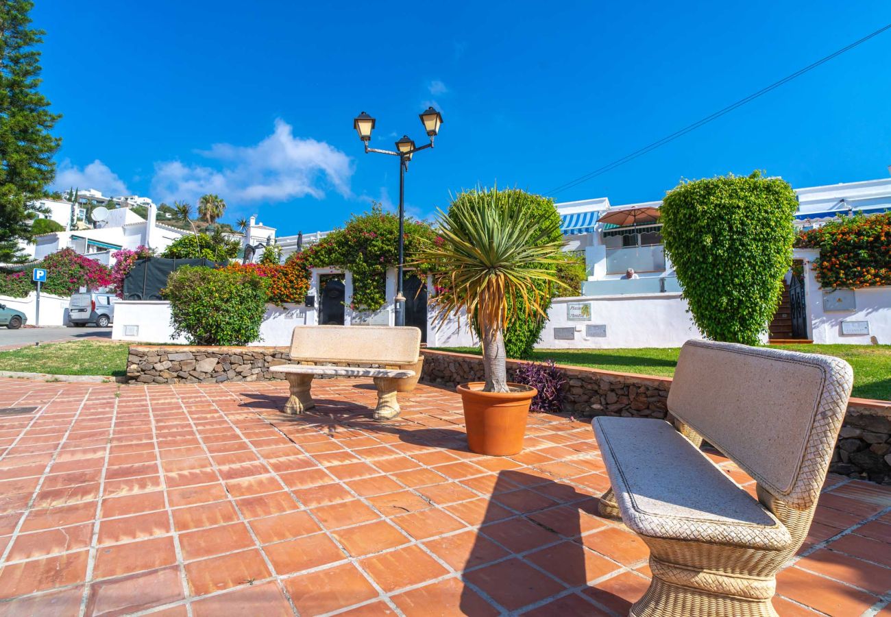 Appartement à Nerja - Appartement Tropicana 6C à Nerja avec Vue sur la Mer