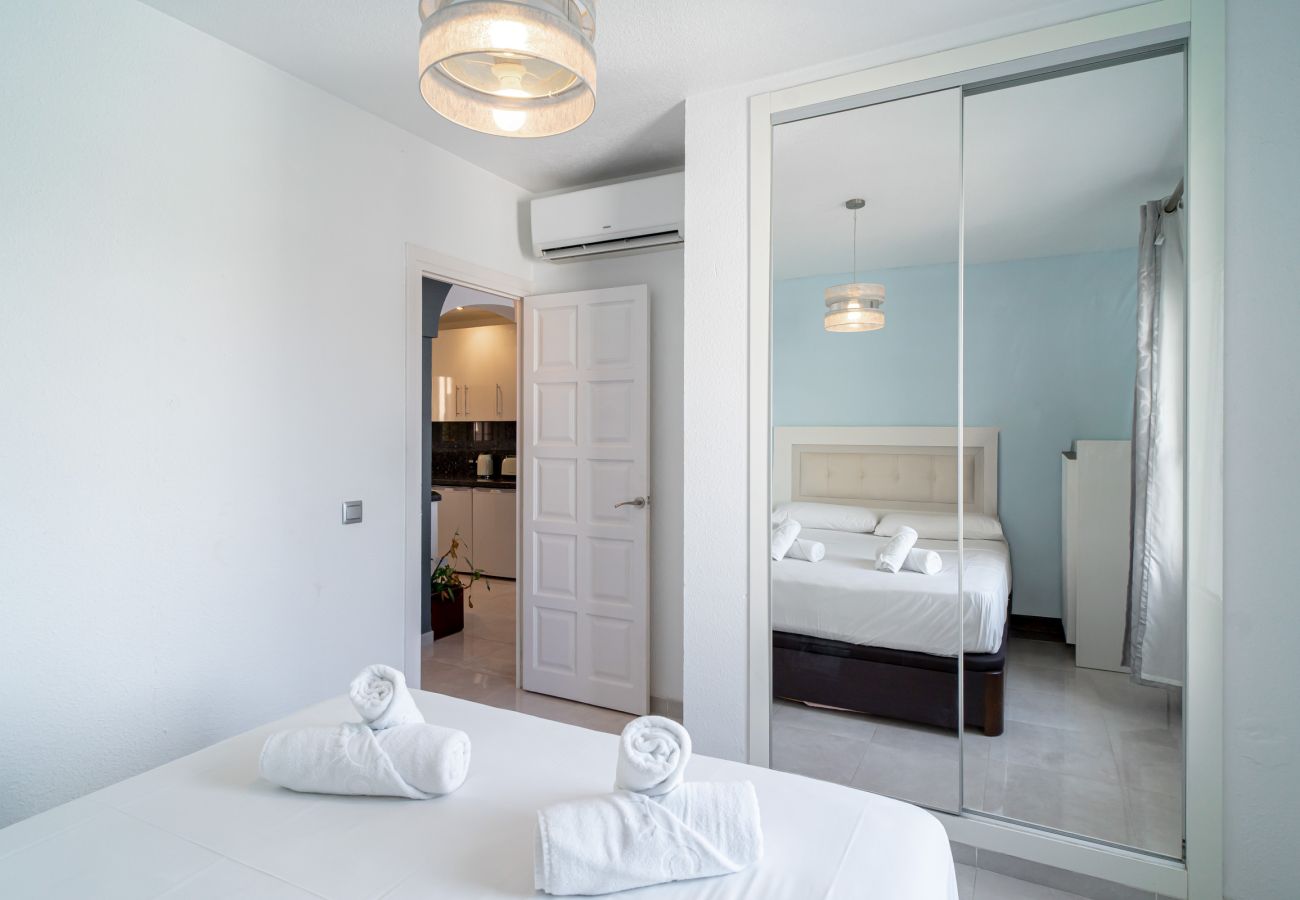 Appartement à Nerja - Appartement Tropicana 6C à Nerja avec Vue sur la Mer