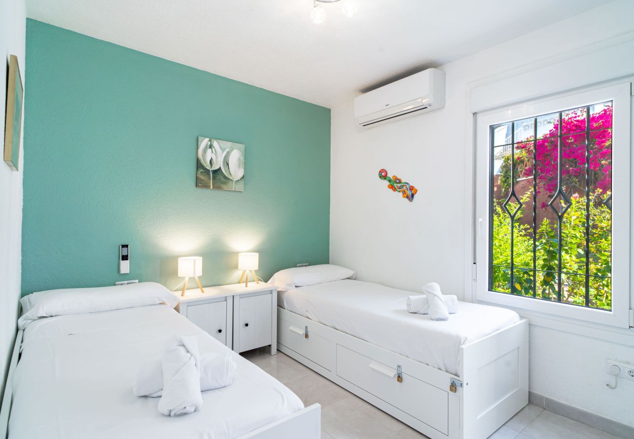 Appartement à Nerja - Appartement Tropicana 6C à Nerja avec Vue sur la Mer
