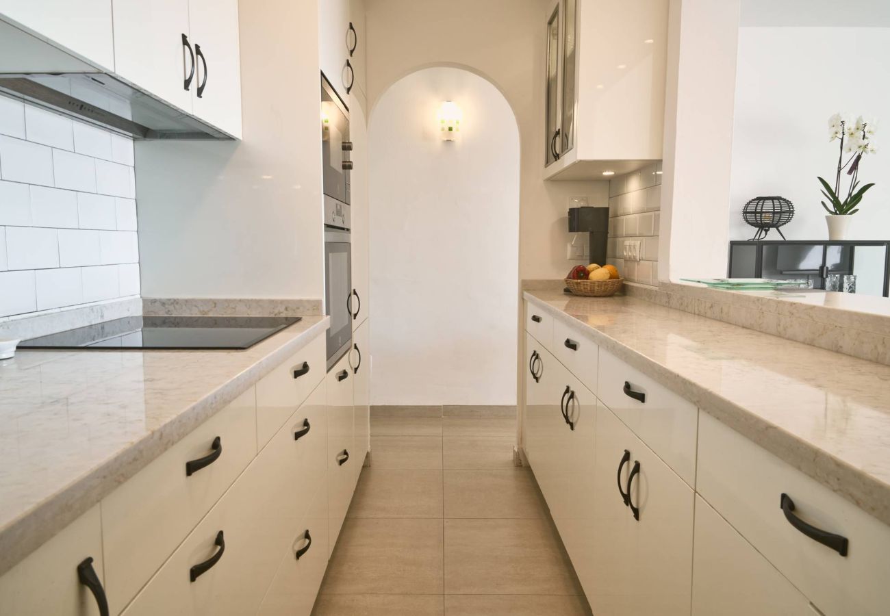 Maison mitoyenne à Nerja - Casablanca 9 : Duplex avec terrasses sur plusieurs niveaux, vue mer et coucher de soleil