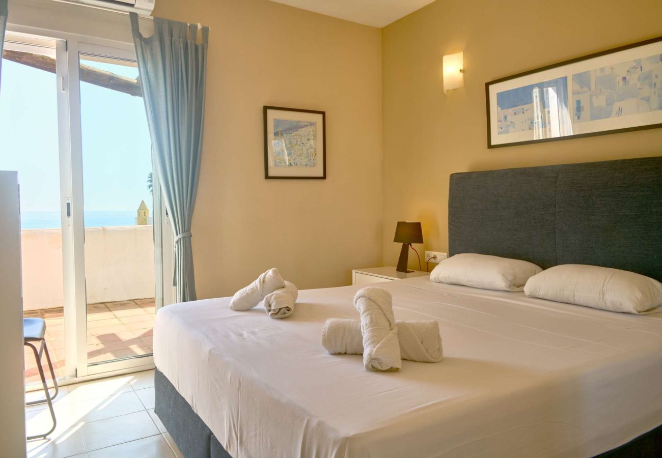Maison mitoyenne à Nerja - Casablanca 9 : Duplex avec terrasses sur plusieurs niveaux, vue mer et coucher de soleil