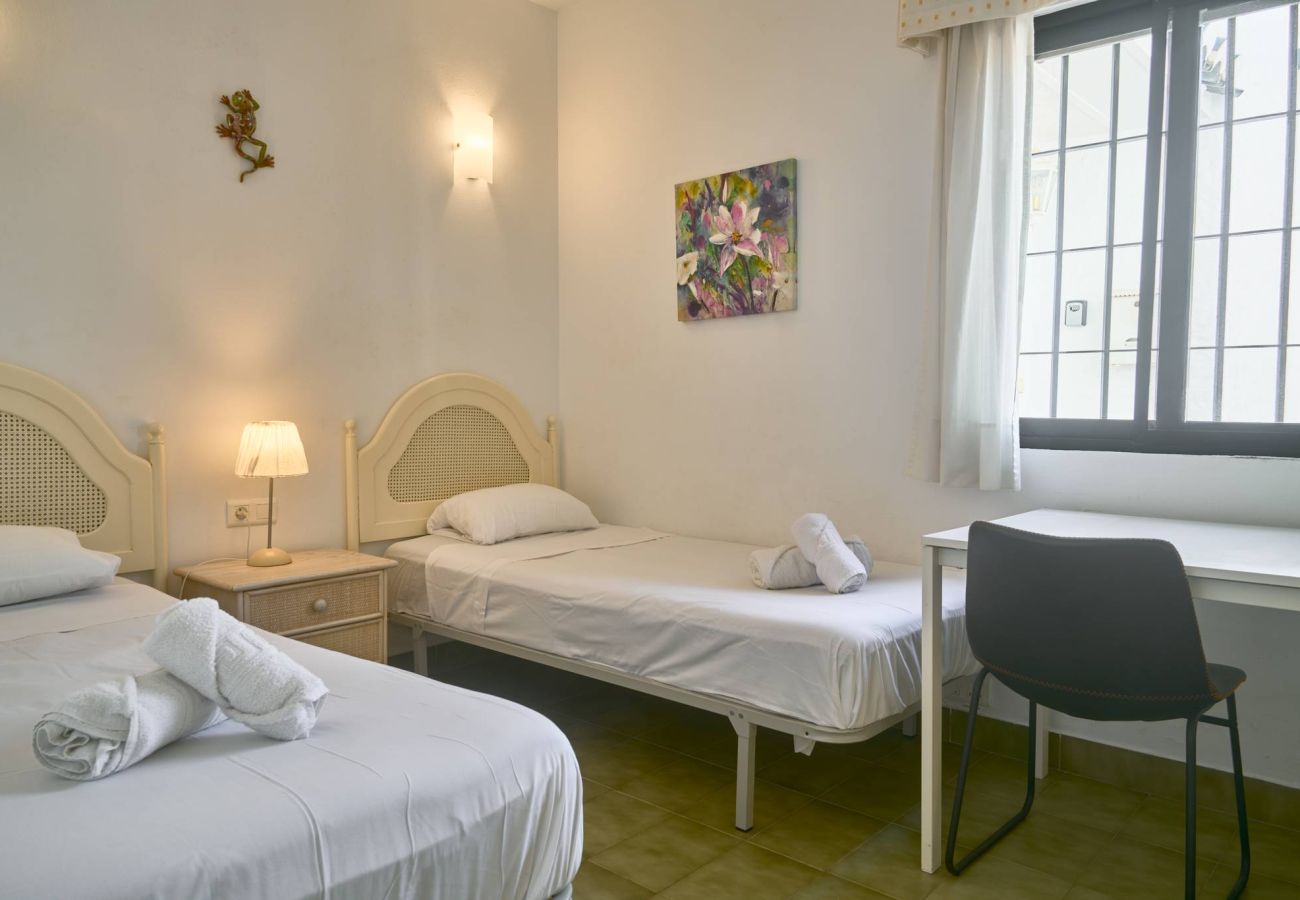 Maison mitoyenne à Nerja - Casablanca 9 : Duplex avec terrasses sur plusieurs niveaux, vue mer et coucher de soleil