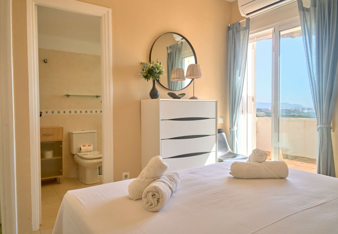 Maison mitoyenne à Nerja - Casablanca 9 : Duplex avec terrasses sur plusieurs niveaux, vue mer et coucher de soleil