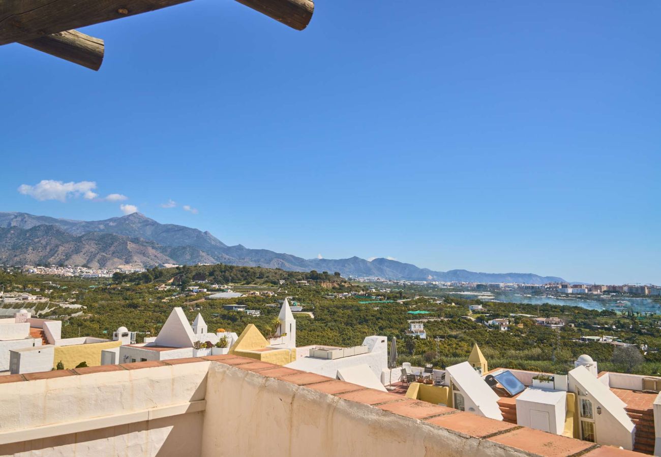 Maison mitoyenne à Nerja - Casablanca 9 : Duplex avec terrasses sur plusieurs niveaux, vue mer et coucher de soleil