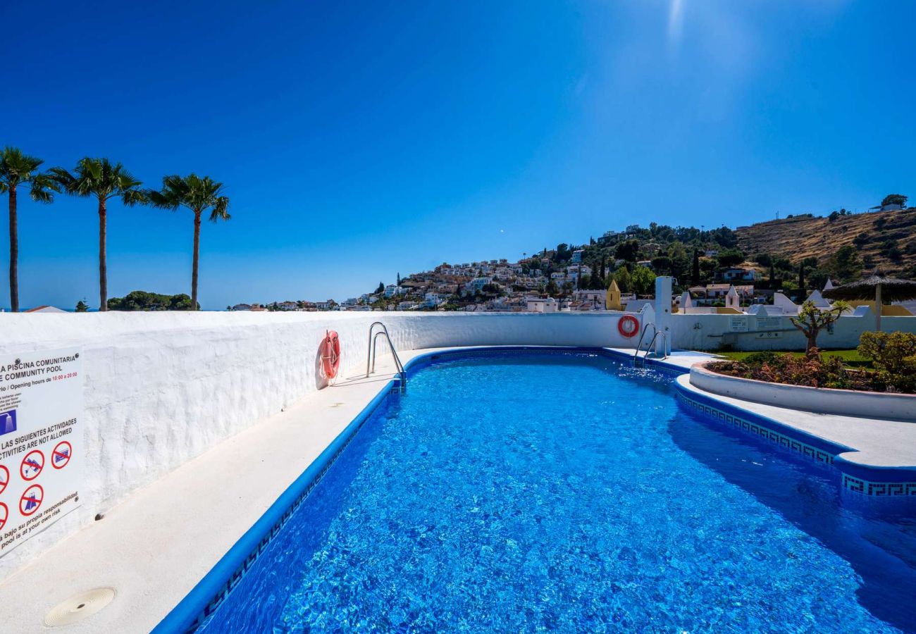 Maison mitoyenne à Nerja - Casablanca 9 : Duplex avec terrasses sur plusieurs niveaux, vue mer et coucher de soleil