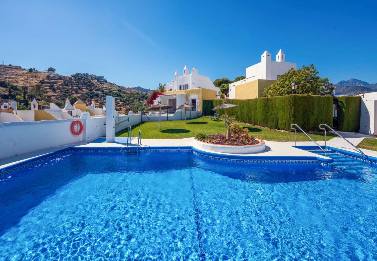 Maison mitoyenne à Nerja - Casablanca 9 : Duplex avec terrasses sur plusieurs niveaux, vue mer et coucher de soleil