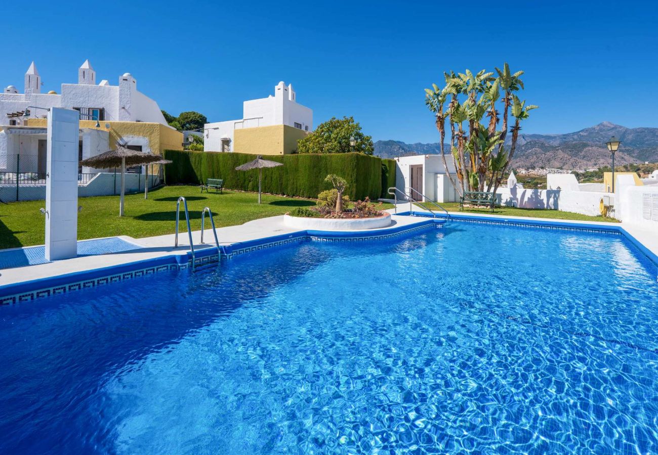 Maison mitoyenne à Nerja - Casablanca 9 : Duplex avec terrasses sur plusieurs niveaux, vue mer et coucher de soleil