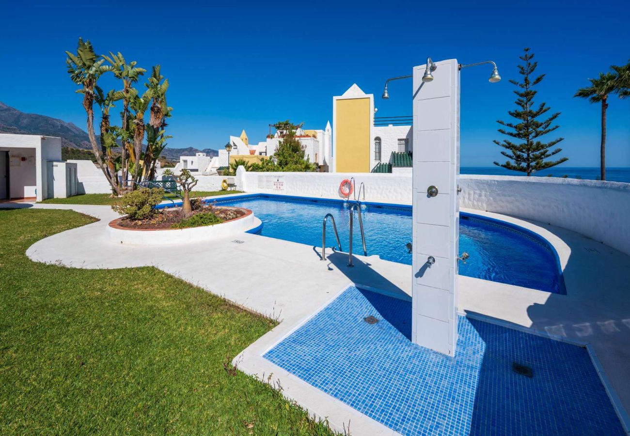 Maison mitoyenne à Nerja - Casablanca 9 : Duplex avec terrasses sur plusieurs niveaux, vue mer et coucher de soleil